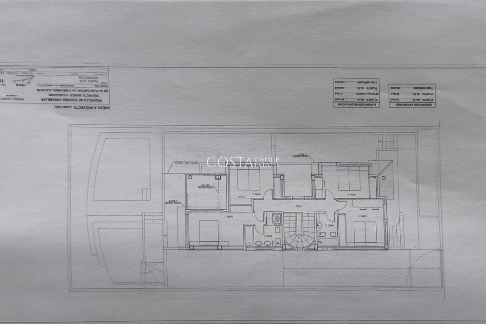 Wiederverkauf - Villa -
Alicante - Alicante Centro