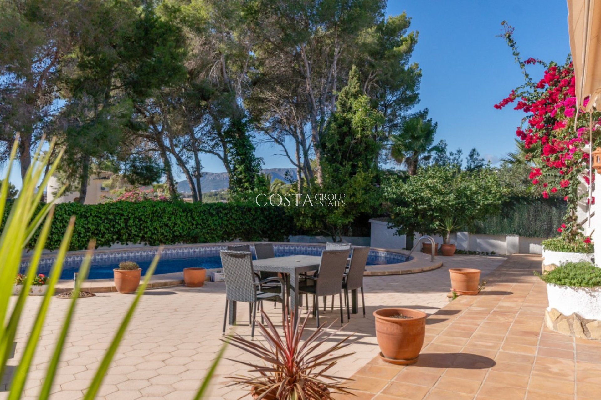 Wiederverkauf - Villa -
Alicante - Alicante Centro