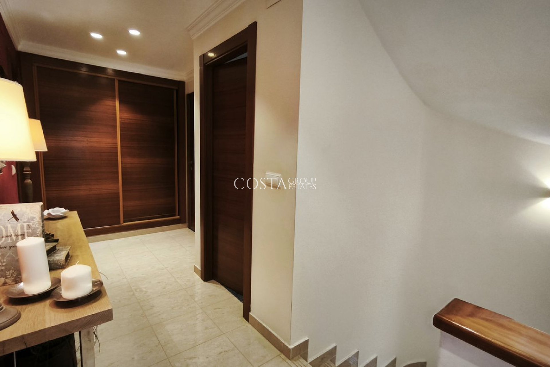 Wiederverkauf - Villa -
Alicante - Alicante Centro