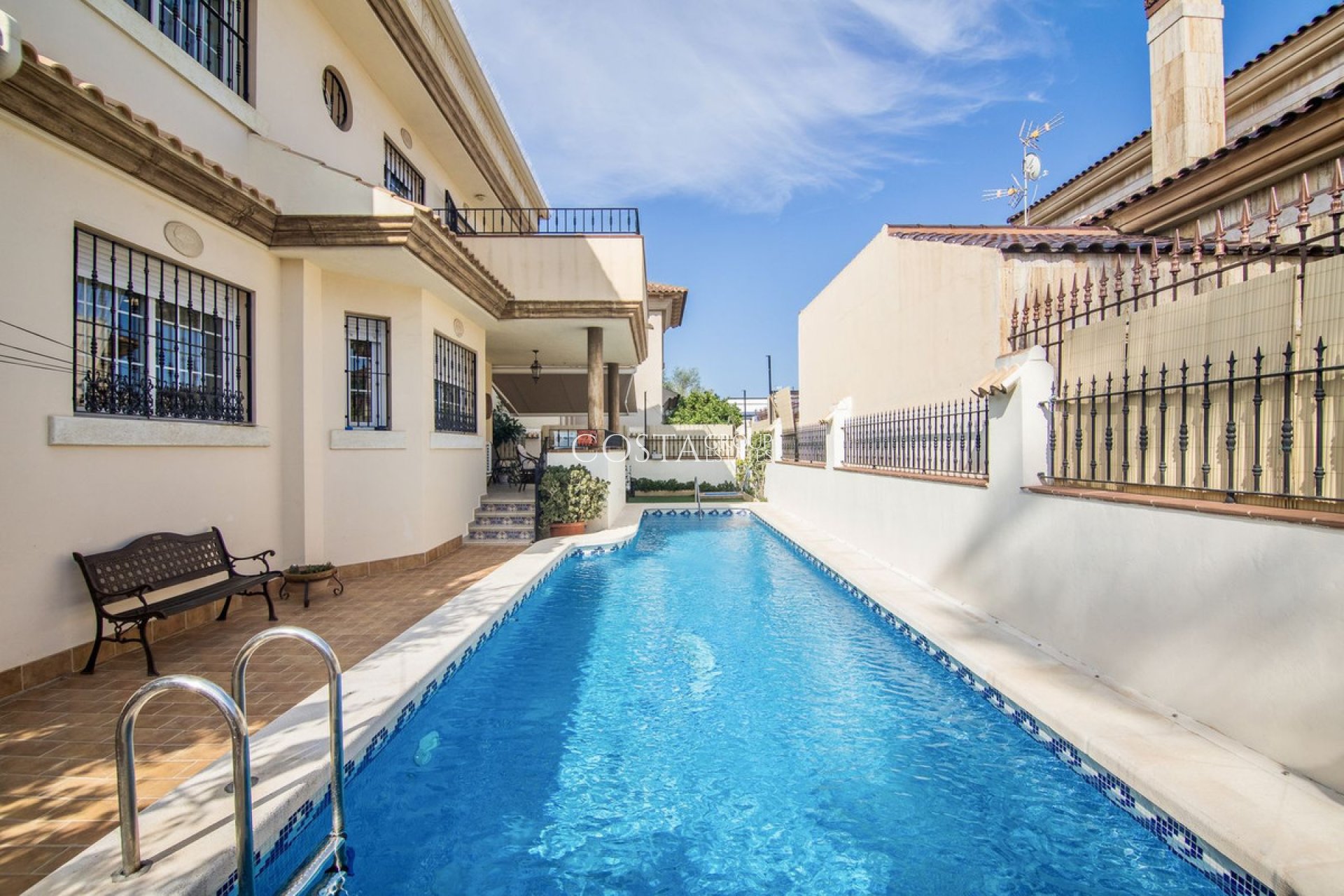 Wiederverkauf - Villa -
Almoradí - Almoradi Centro