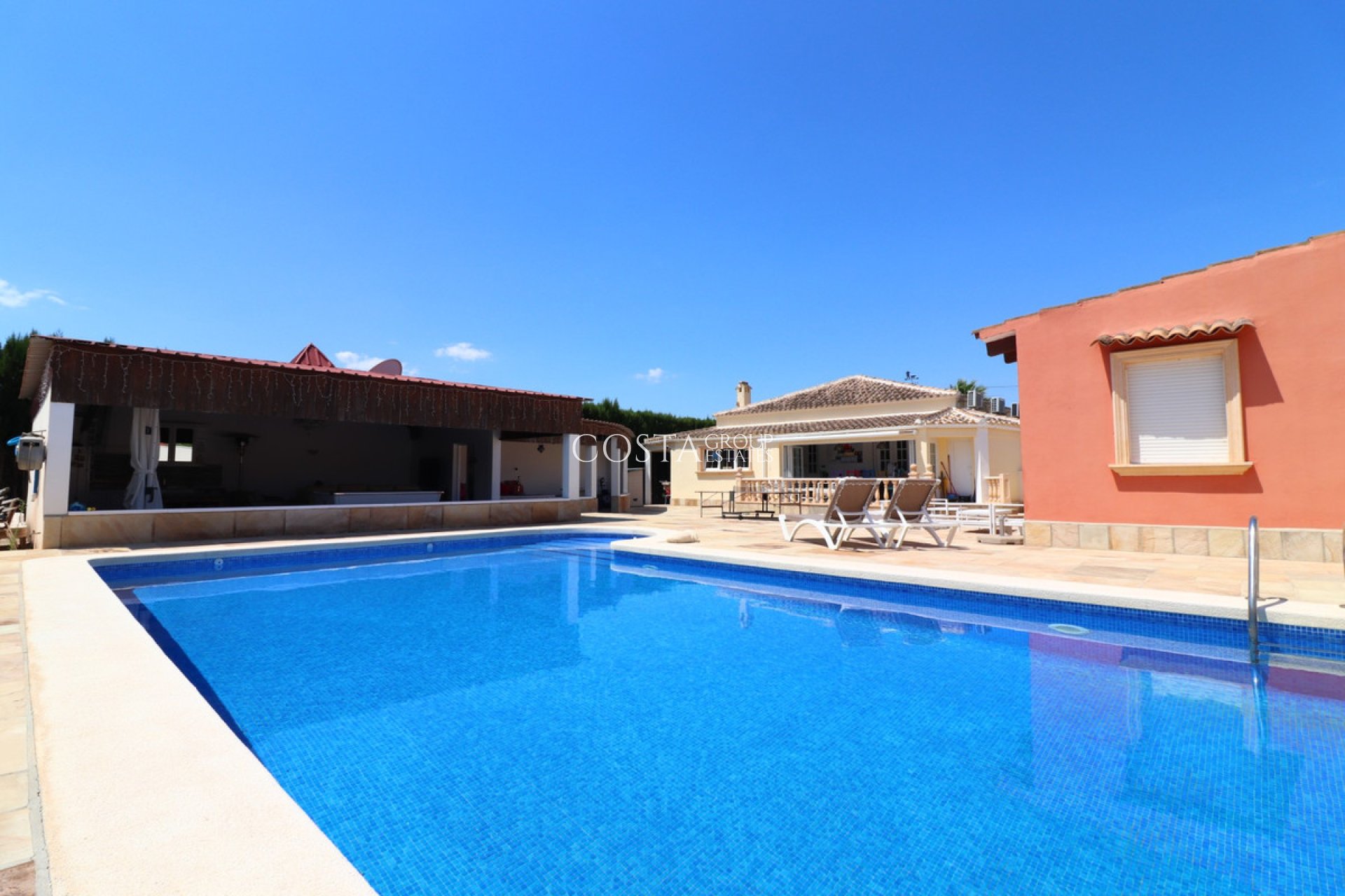 Wiederverkauf - Villa -
Almoradí - Heredades