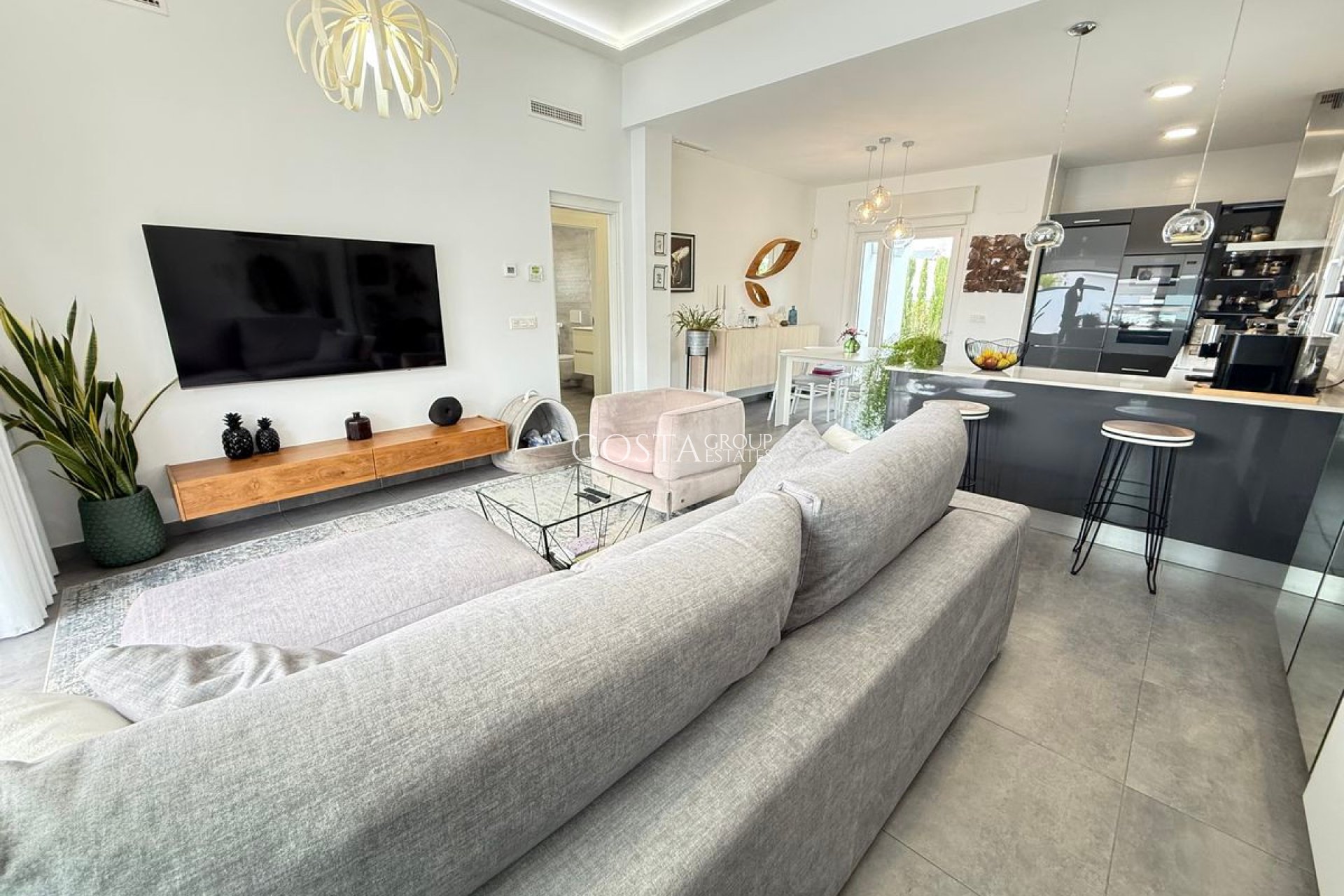 Wiederverkauf - Villa -
Benijofar