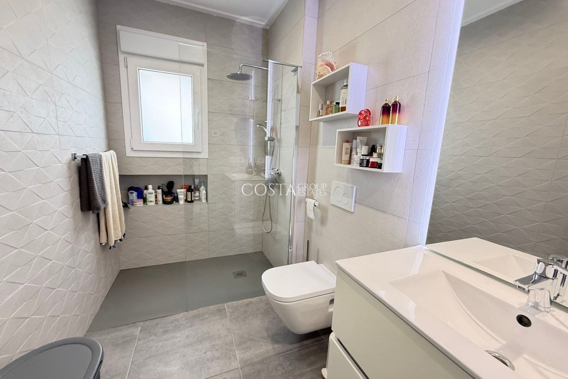 Wiederverkauf - Villa -
Benijofar