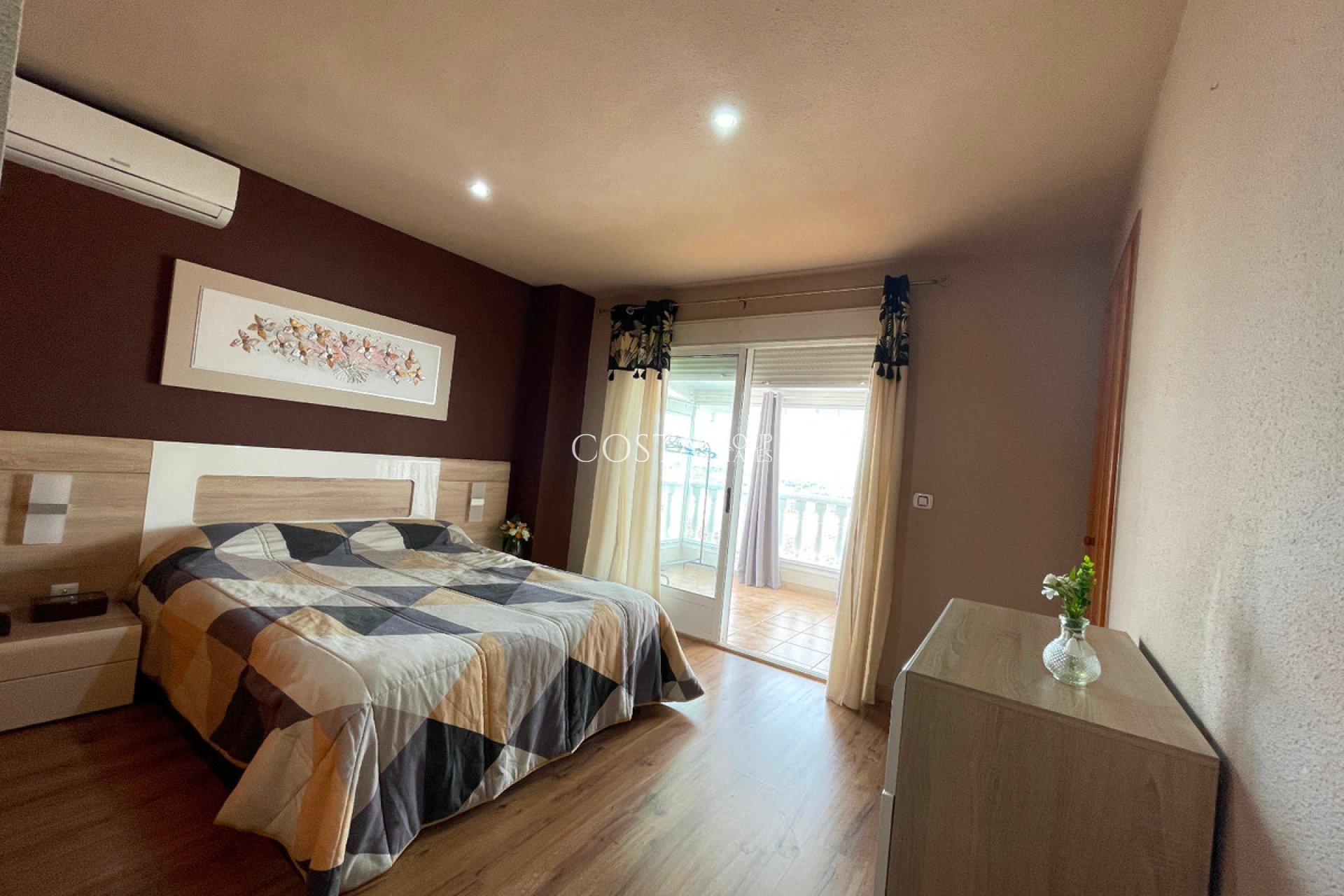 Wiederverkauf - Villa -
Benijofar