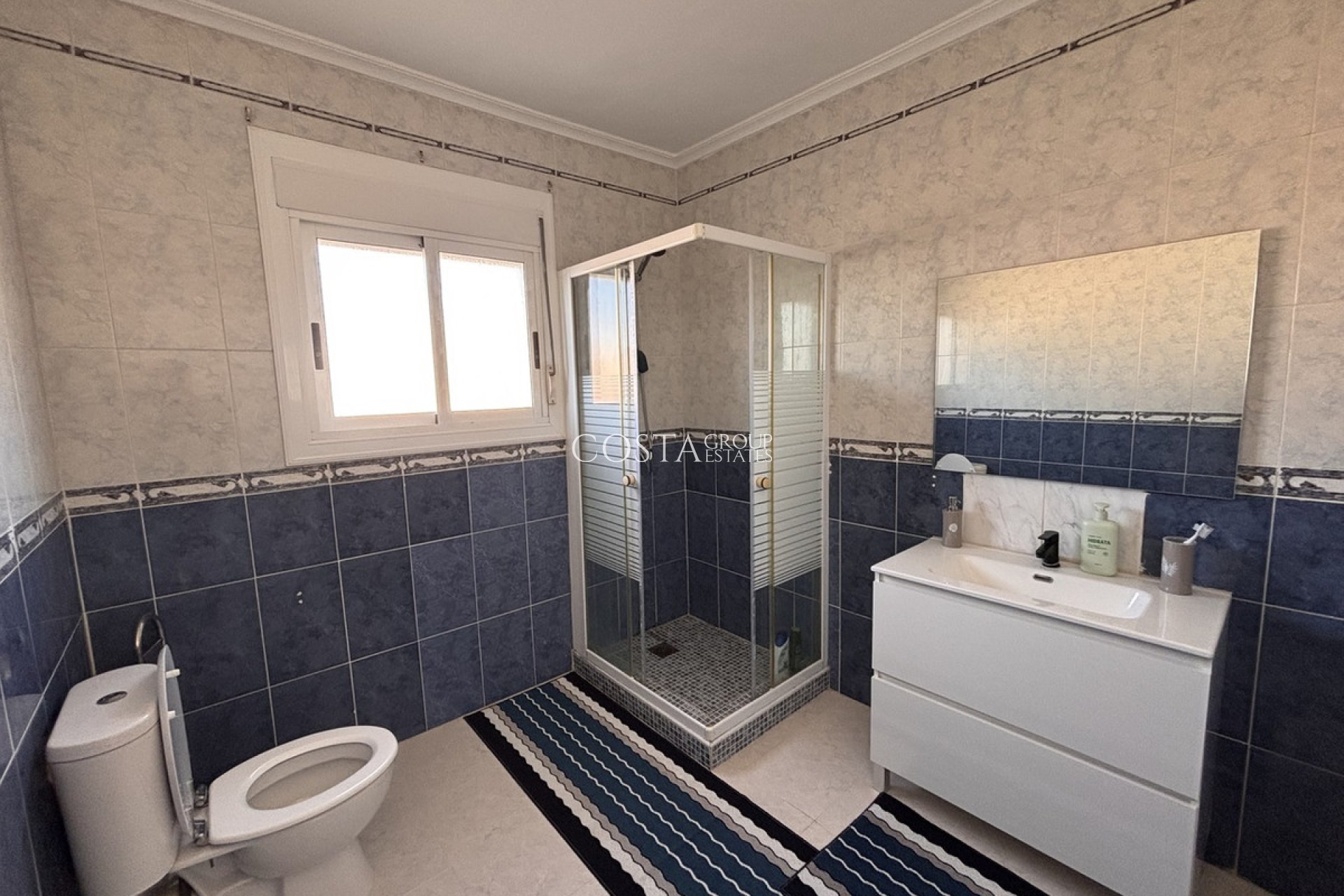 Wiederverkauf - Villa -
Benijofar