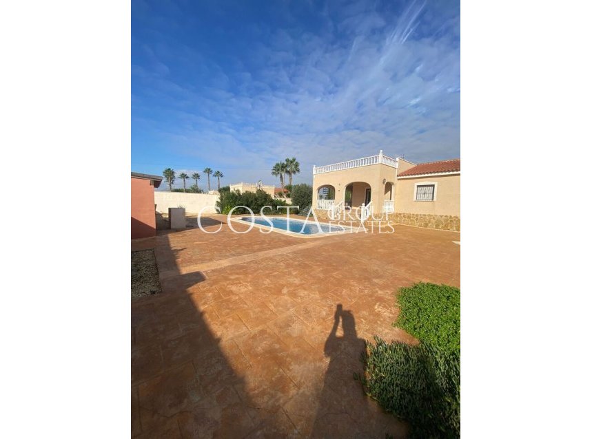 Wiederverkauf - Villa -
Catral - Catral Centro