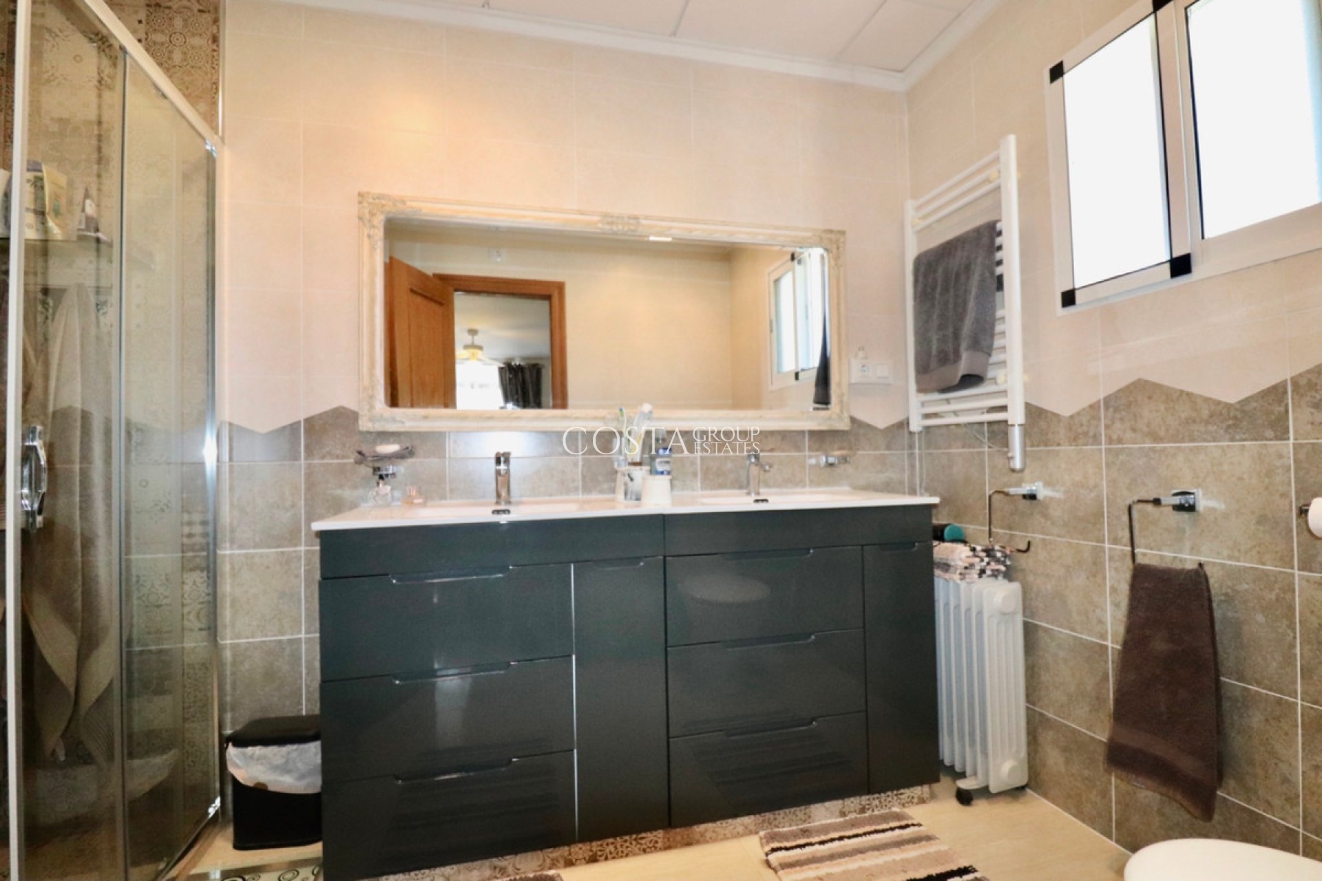 Wiederverkauf - Villa -
Catral - Catral Centro