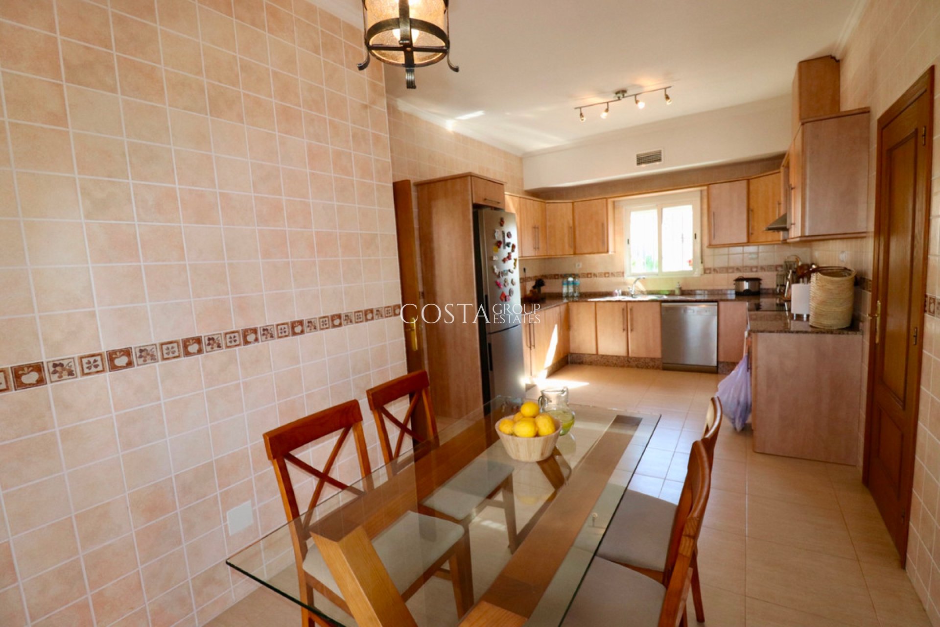 Wiederverkauf - Villa -
Catral - Catral Centro