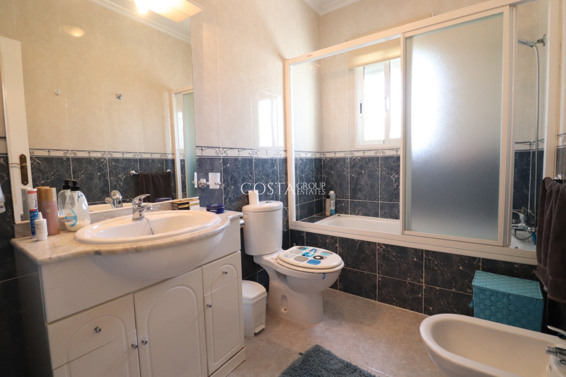 Wiederverkauf - Villa -
Catral - Catral Centro