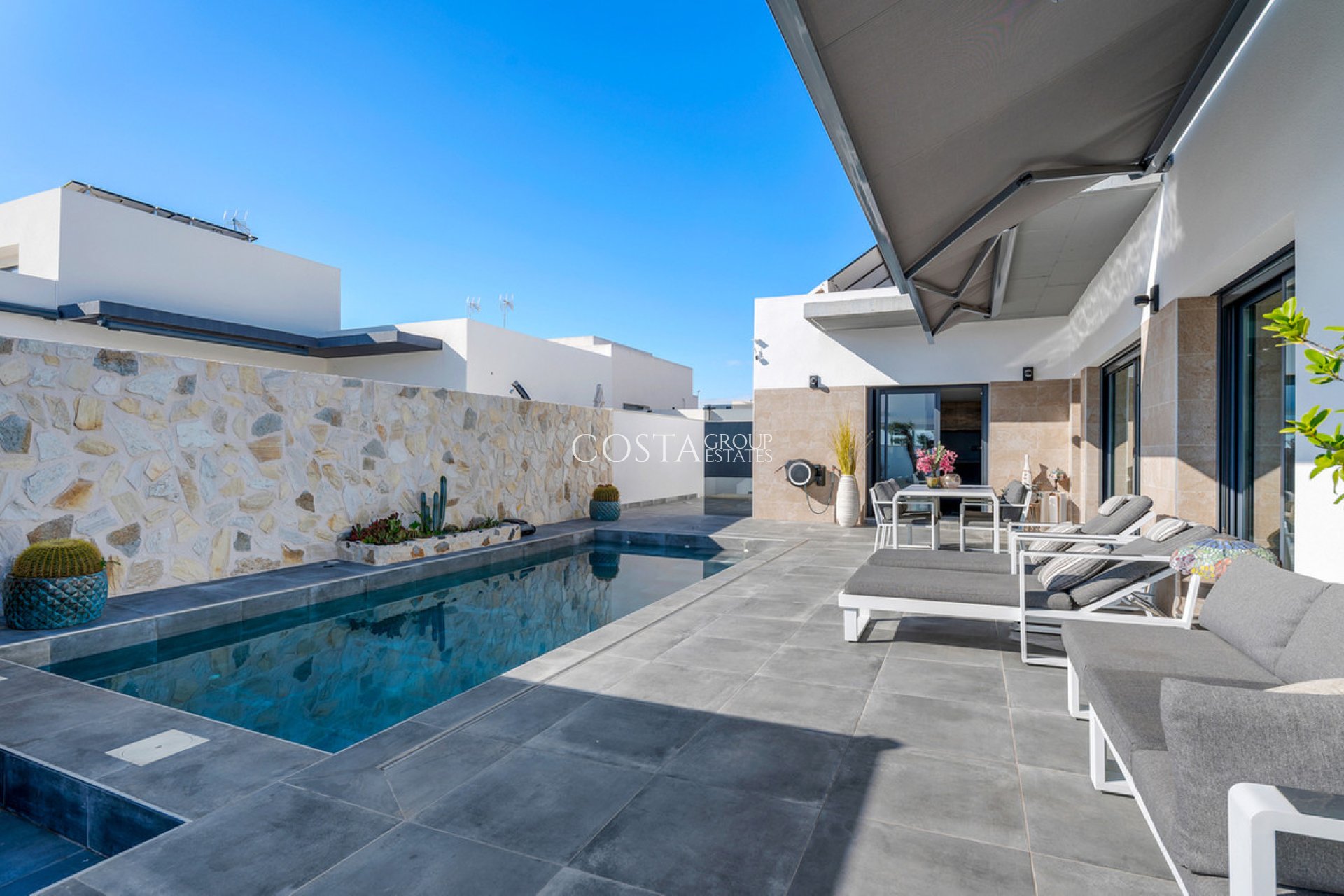 Wiederverkauf - Villa -
Daya Nueva - Daya Nueva Centro