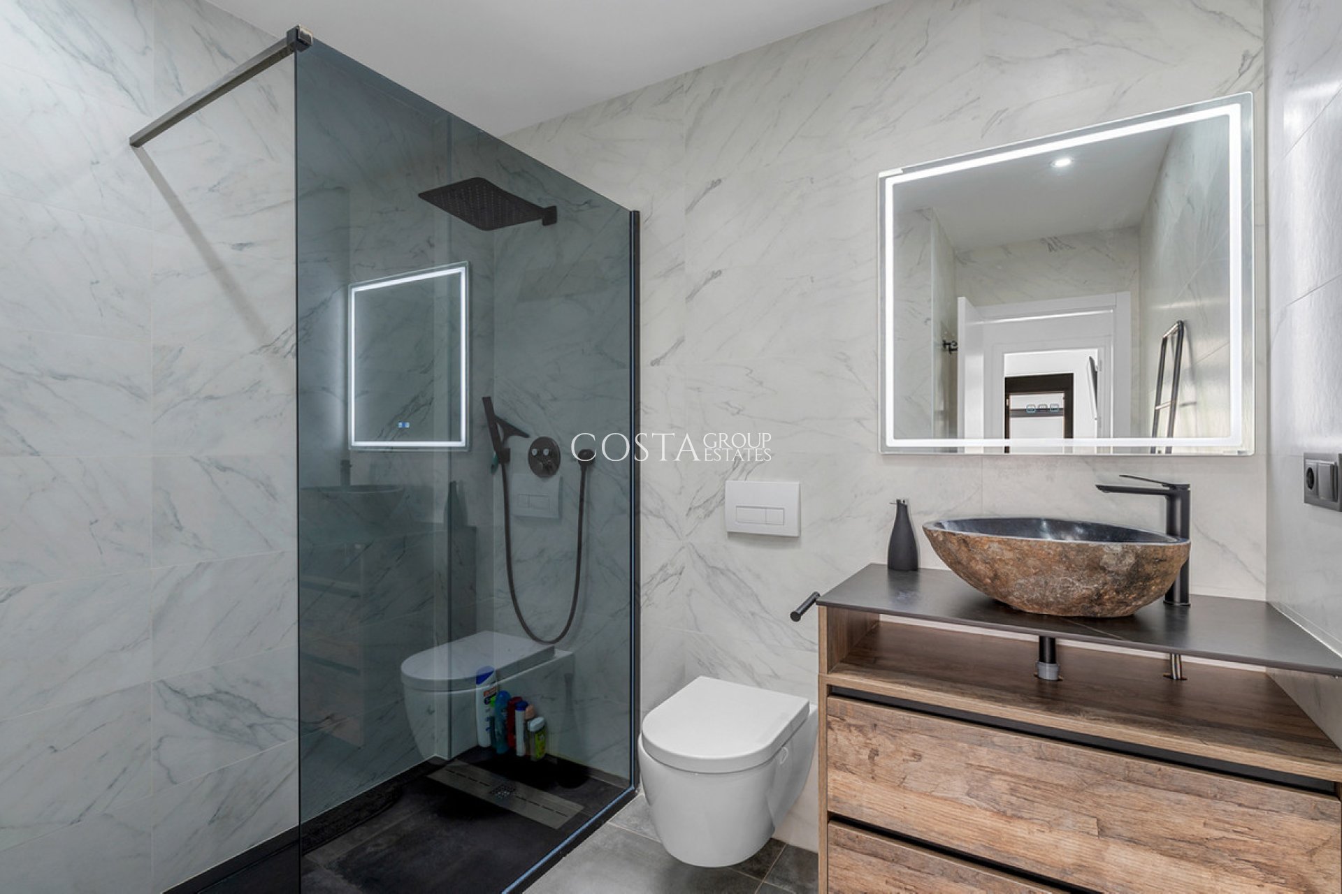 Wiederverkauf - Villa -
Daya Nueva - Daya Nueva Centro