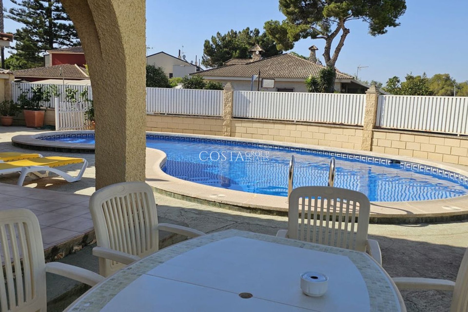 Wiederverkauf - Villa -
Orihuela - Campoamor