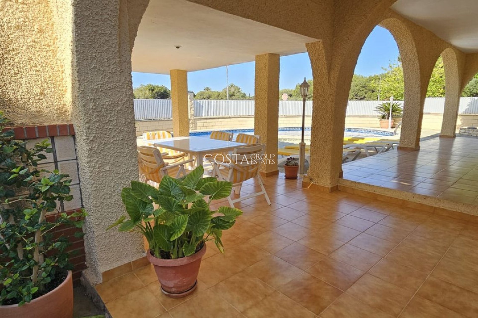 Wiederverkauf - Villa -
Orihuela - Campoamor