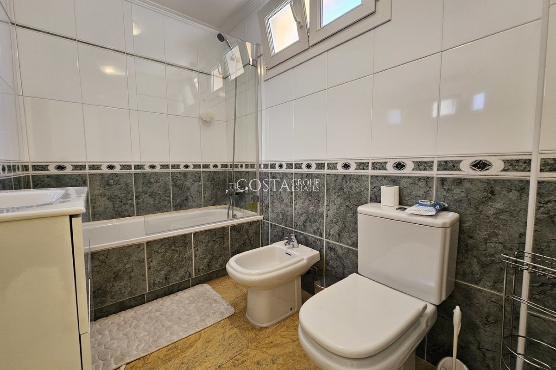 Wiederverkauf - Villa -
Orihuela Costa - Cabo Roig