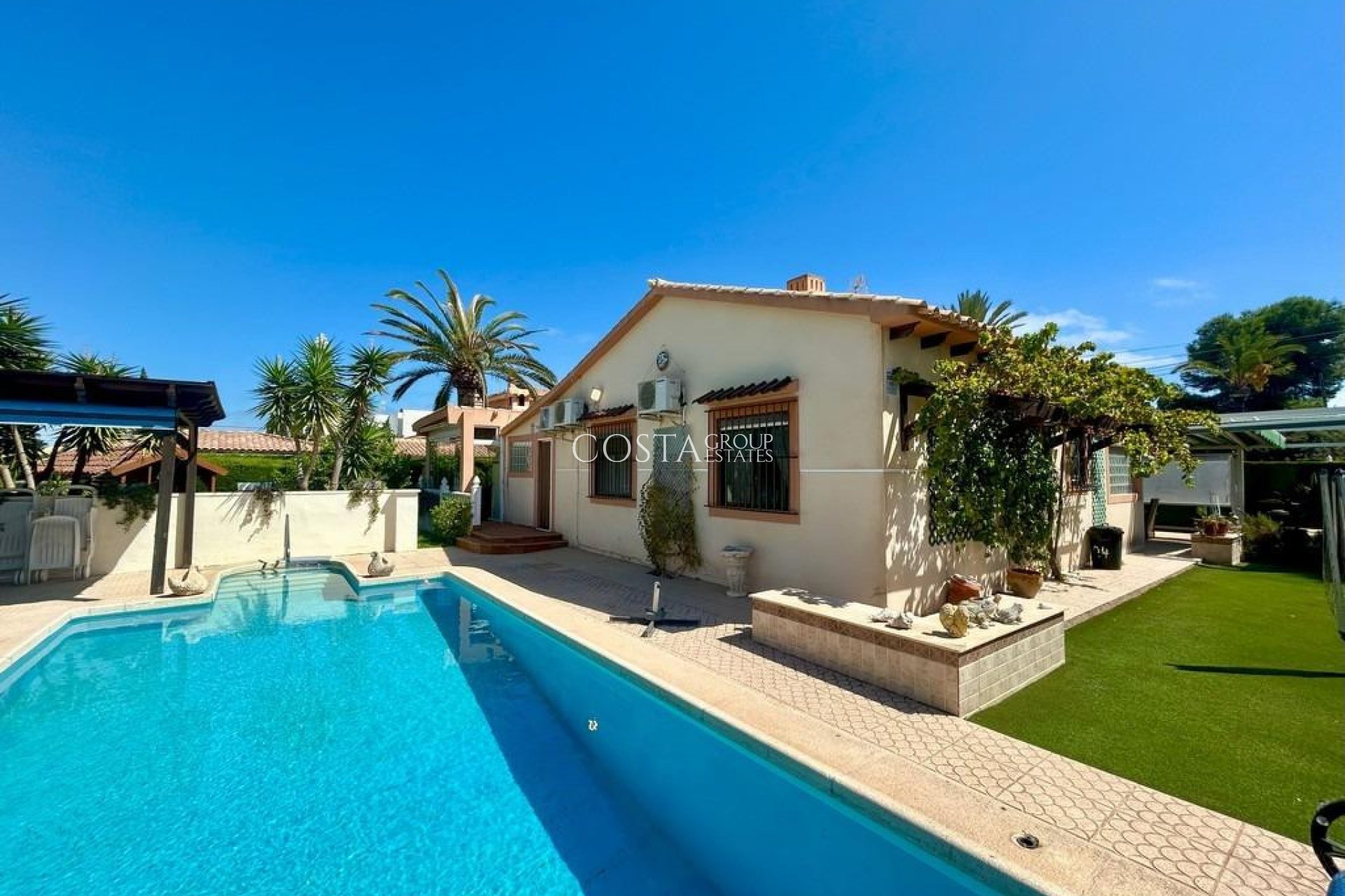 Wiederverkauf - Villa -
Orihuela Costa - Cabo Roig