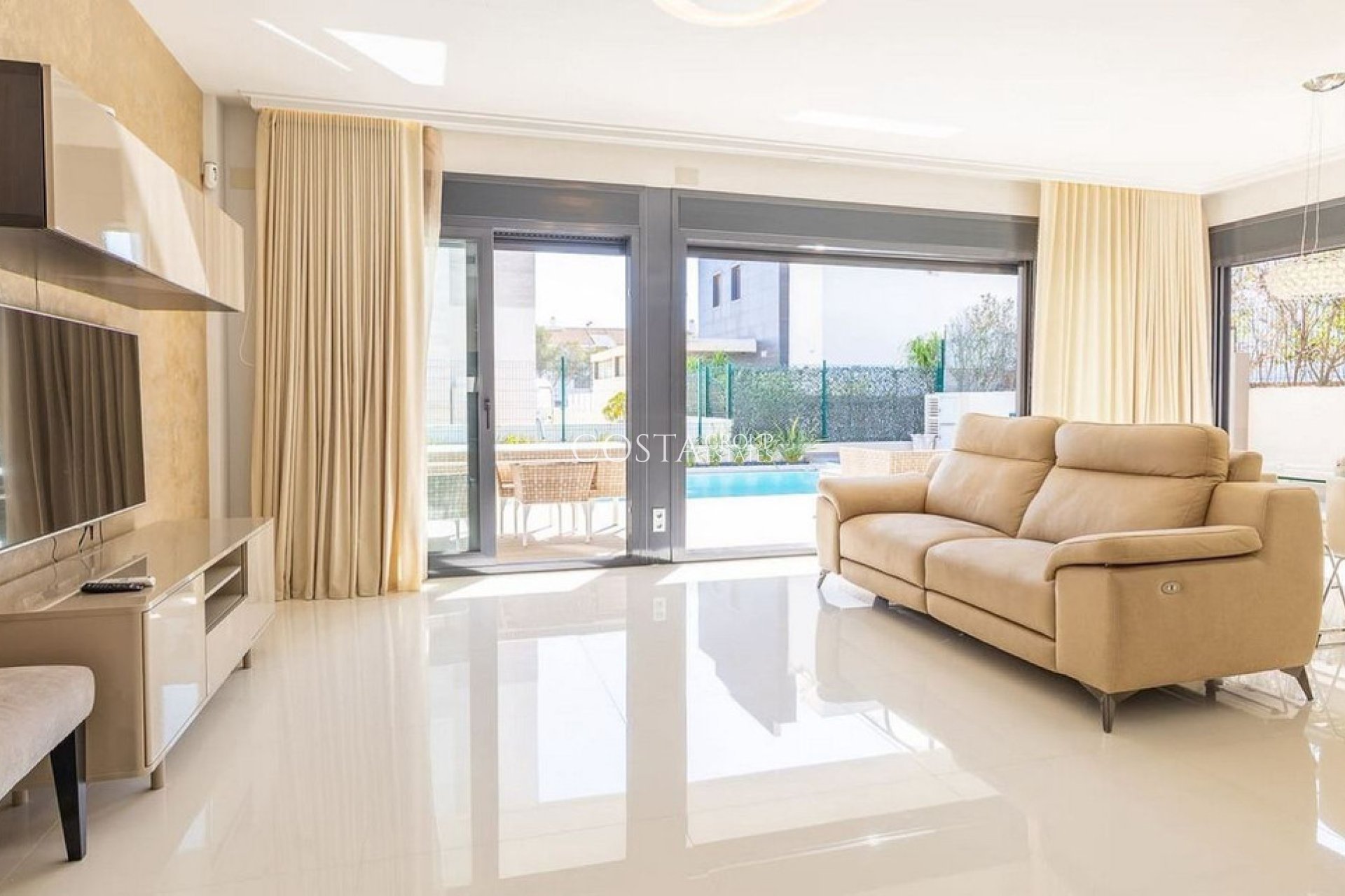 Wiederverkauf - Villa -
Orihuela Costa - Dehesa de Campoamor