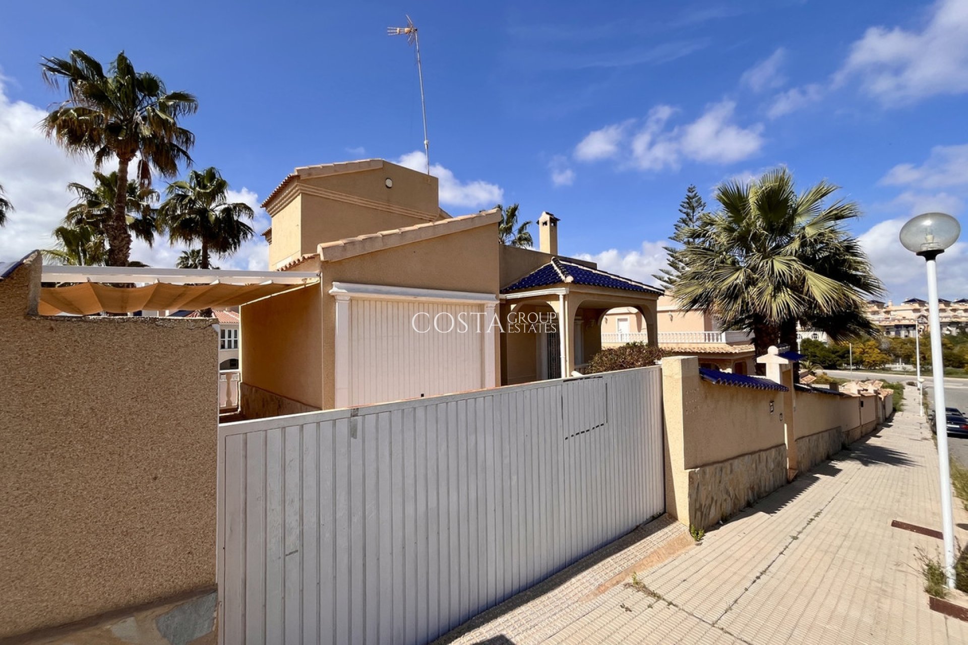 Wiederverkauf - Villa -
Orihuela Costa - La Zenia