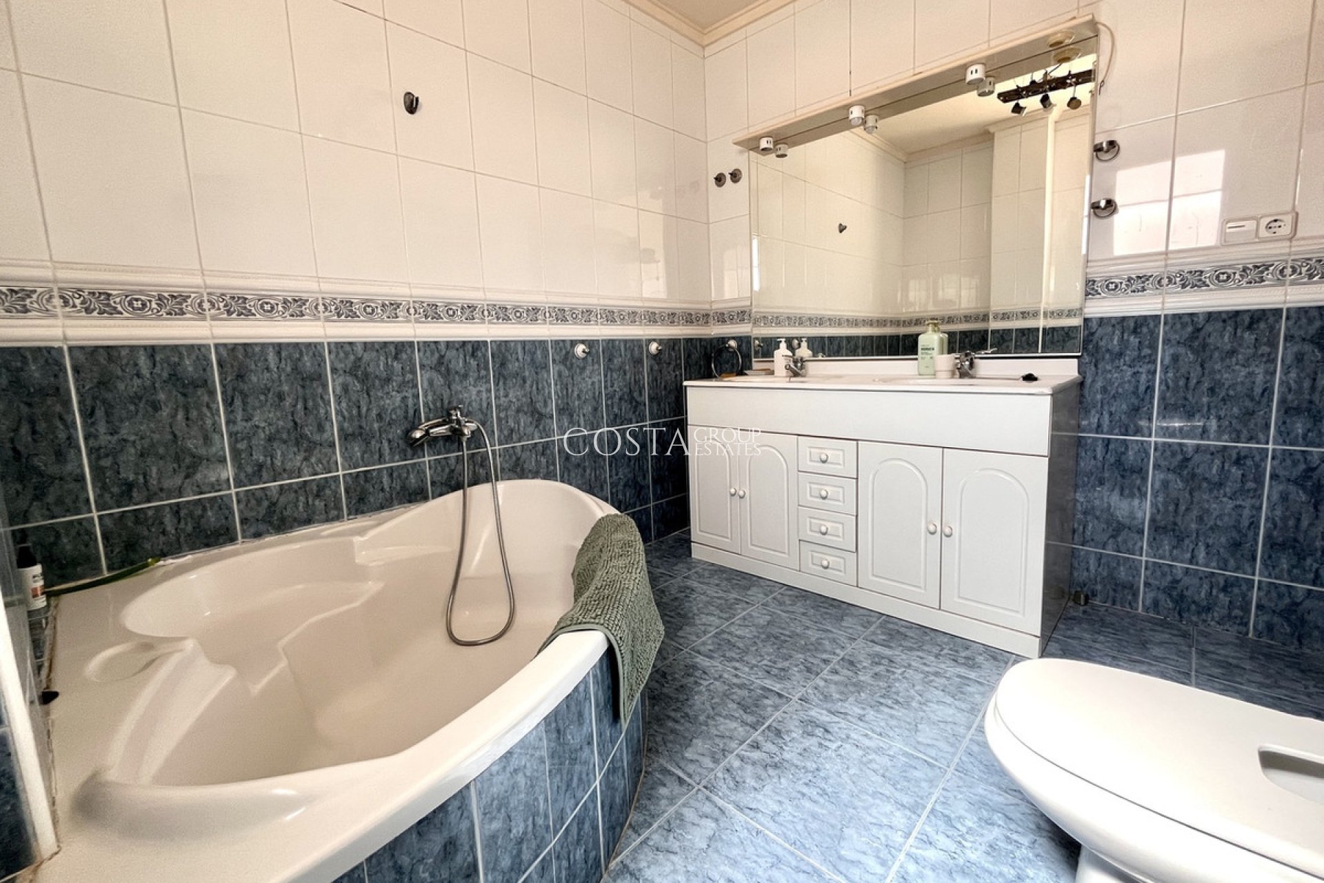 Wiederverkauf - Villa -
Orihuela Costa - La Zenia