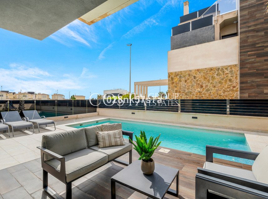 Wiederverkauf - Villa -
Orihuela Costa - Lomas de Cabo Roig