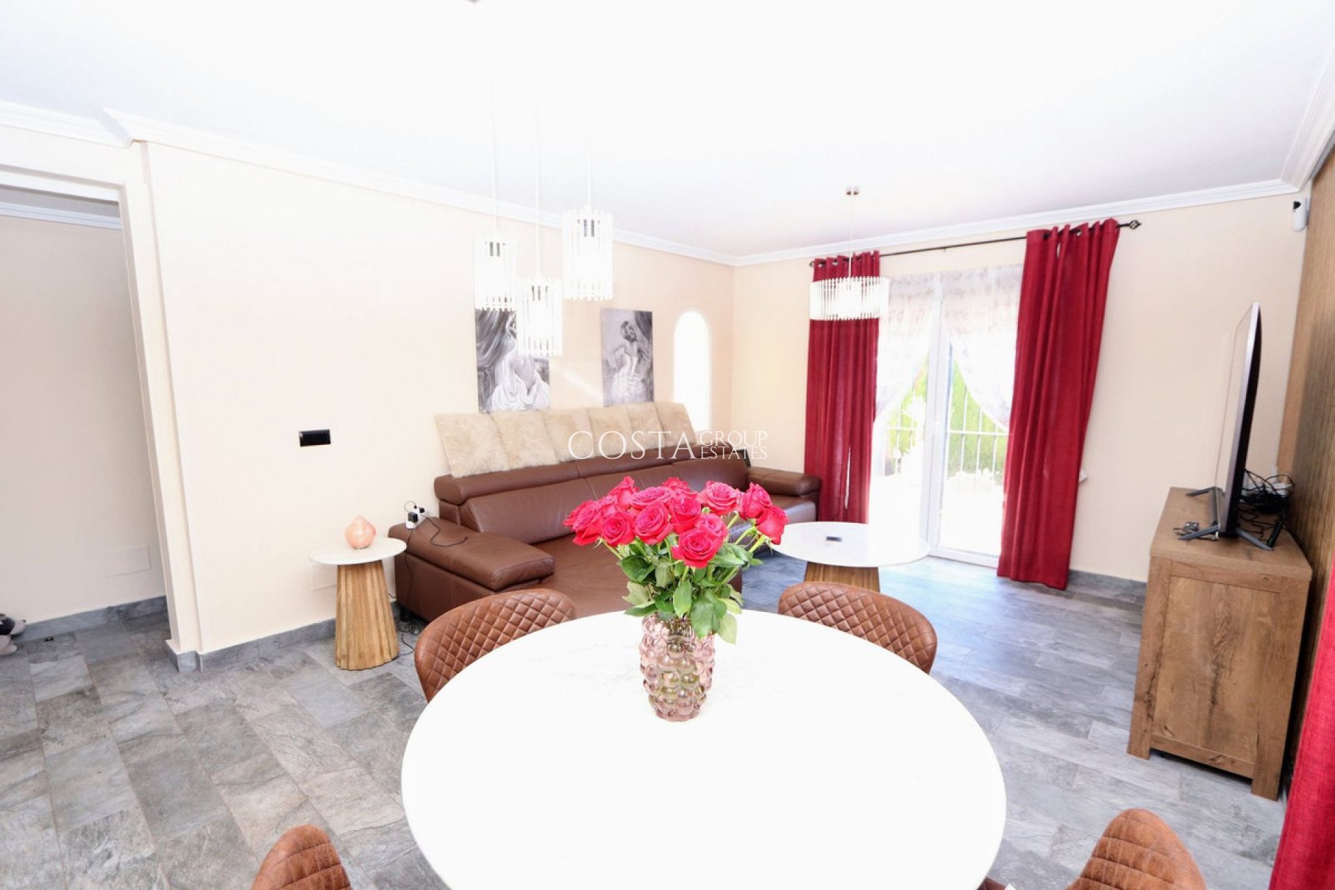 Wiederverkauf - Villa -
Orihuela Costa - Lomas de Cabo Roig