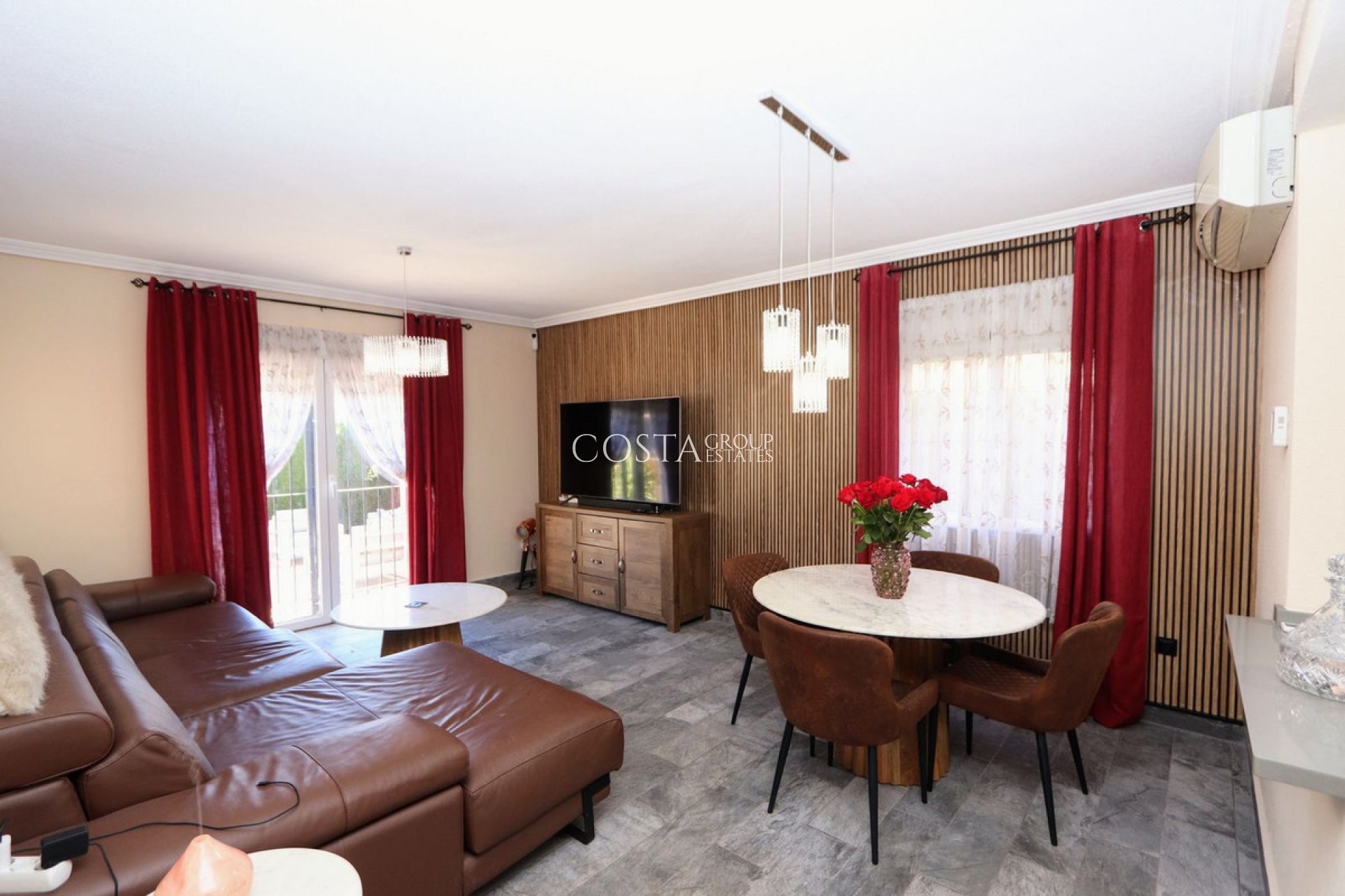 Wiederverkauf - Villa -
Orihuela Costa - Lomas de Cabo Roig