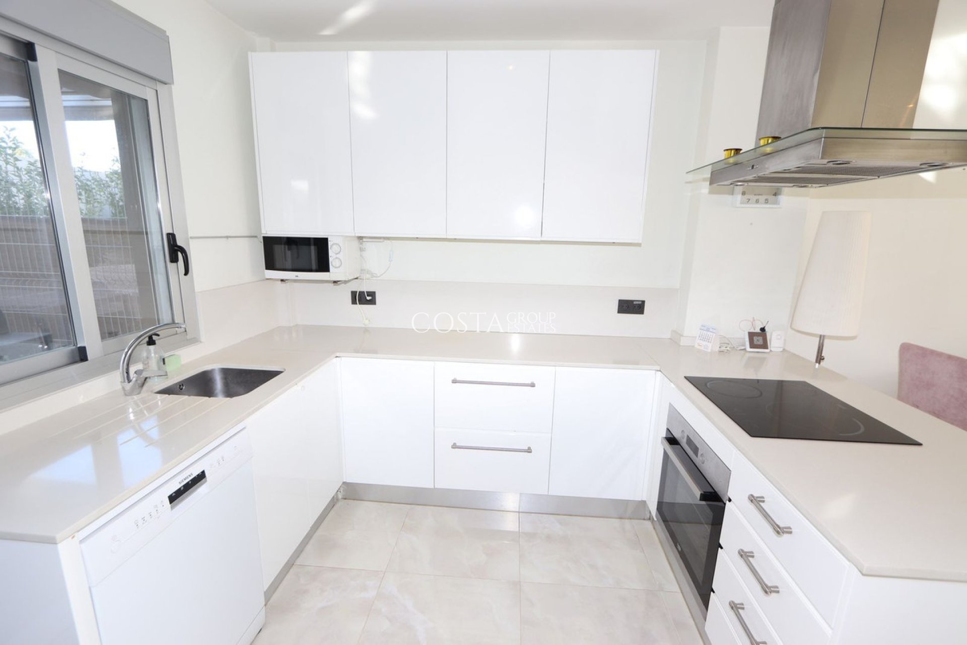 Wiederverkauf - Villa -
Orihuela Costa - Lomas de Cabo Roig