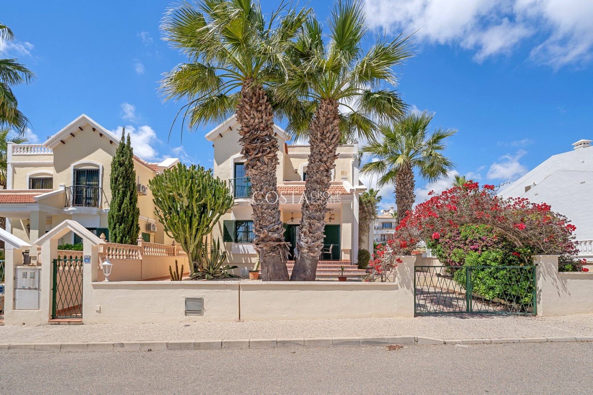 Wiederverkauf - Villa -
Orihuela Costa - Los Dolses