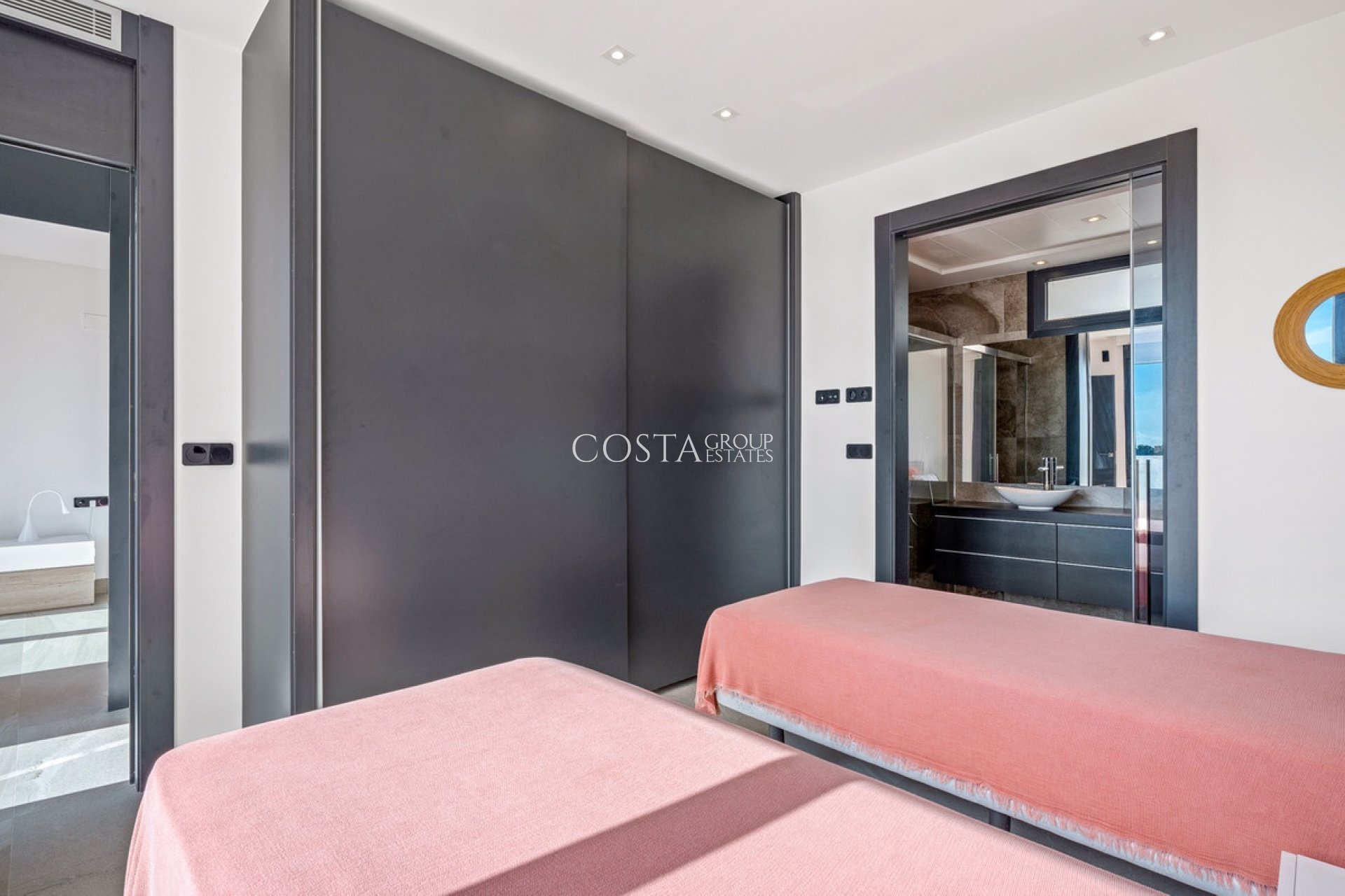 Wiederverkauf - Villa -
Orihuela Costa - Los Dolses