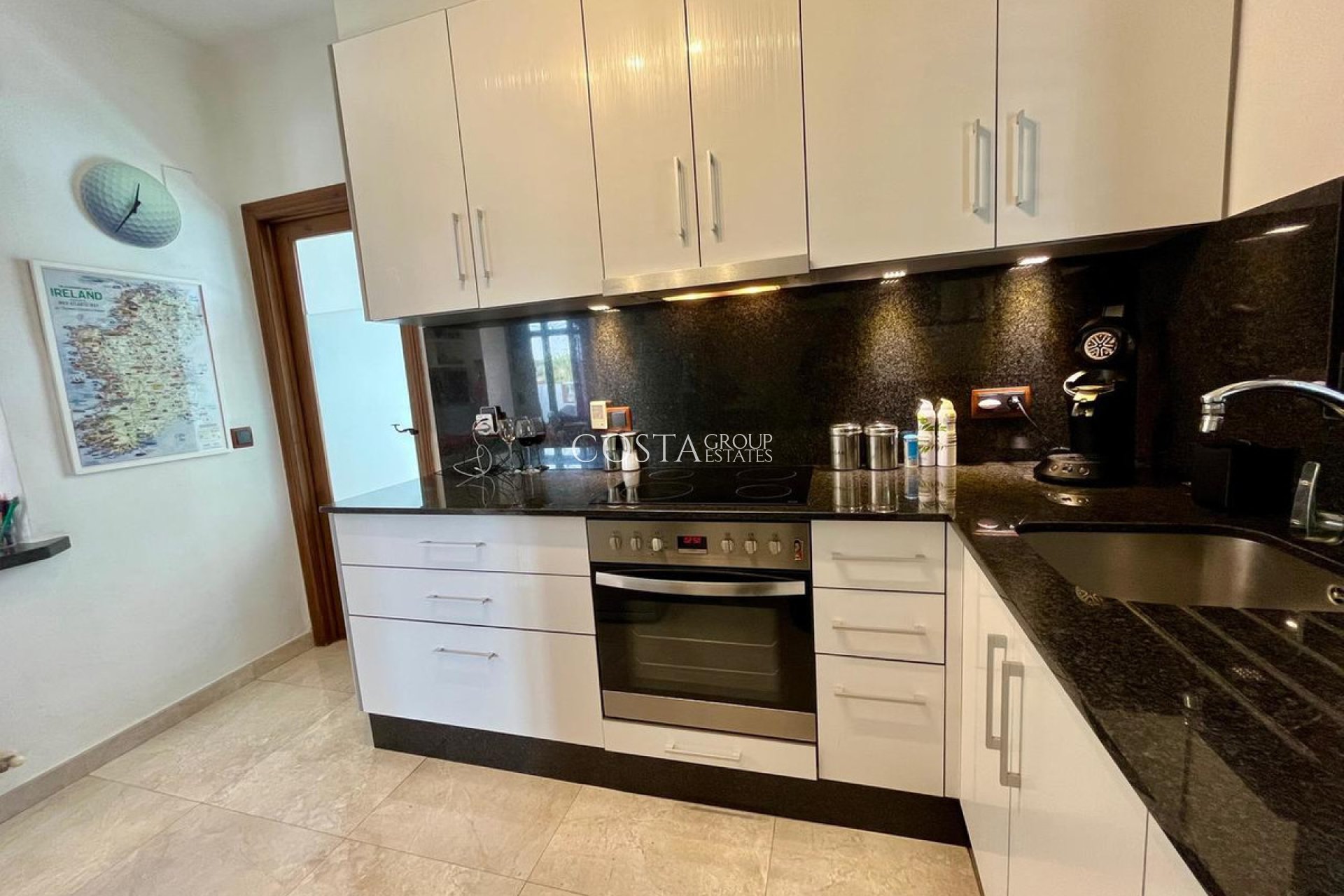 Wiederverkauf - Villa -
Orihuela Costa - Villamartin