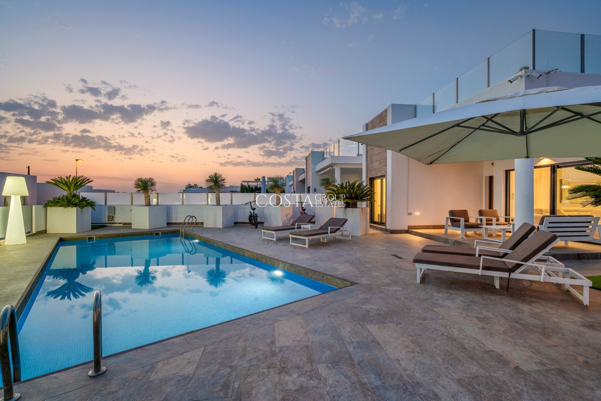 Wiederverkauf - Villa -
Orihuela Costa - Villamartin