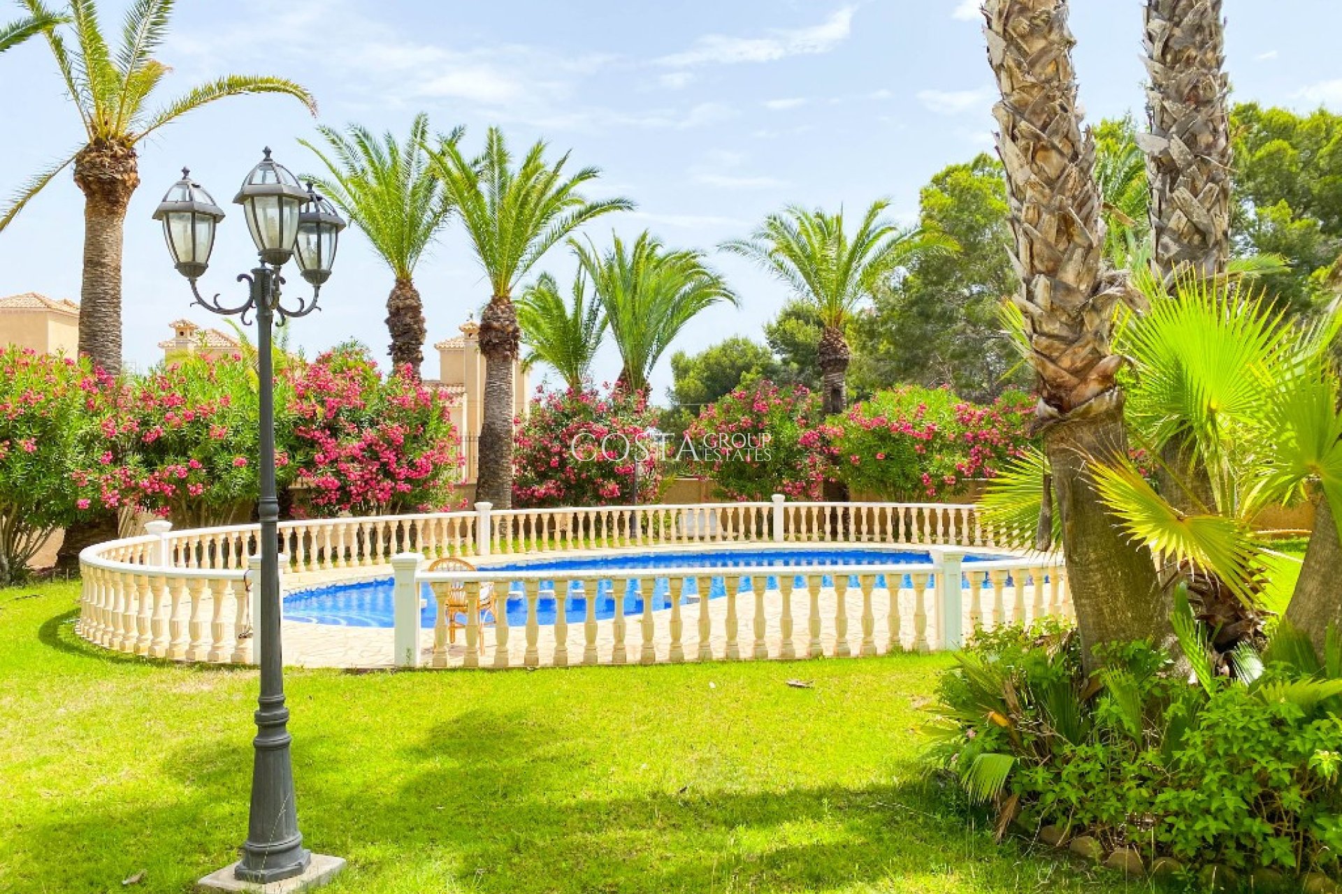 Wiederverkauf - Villa -
Orihuela Costa - Villamartin