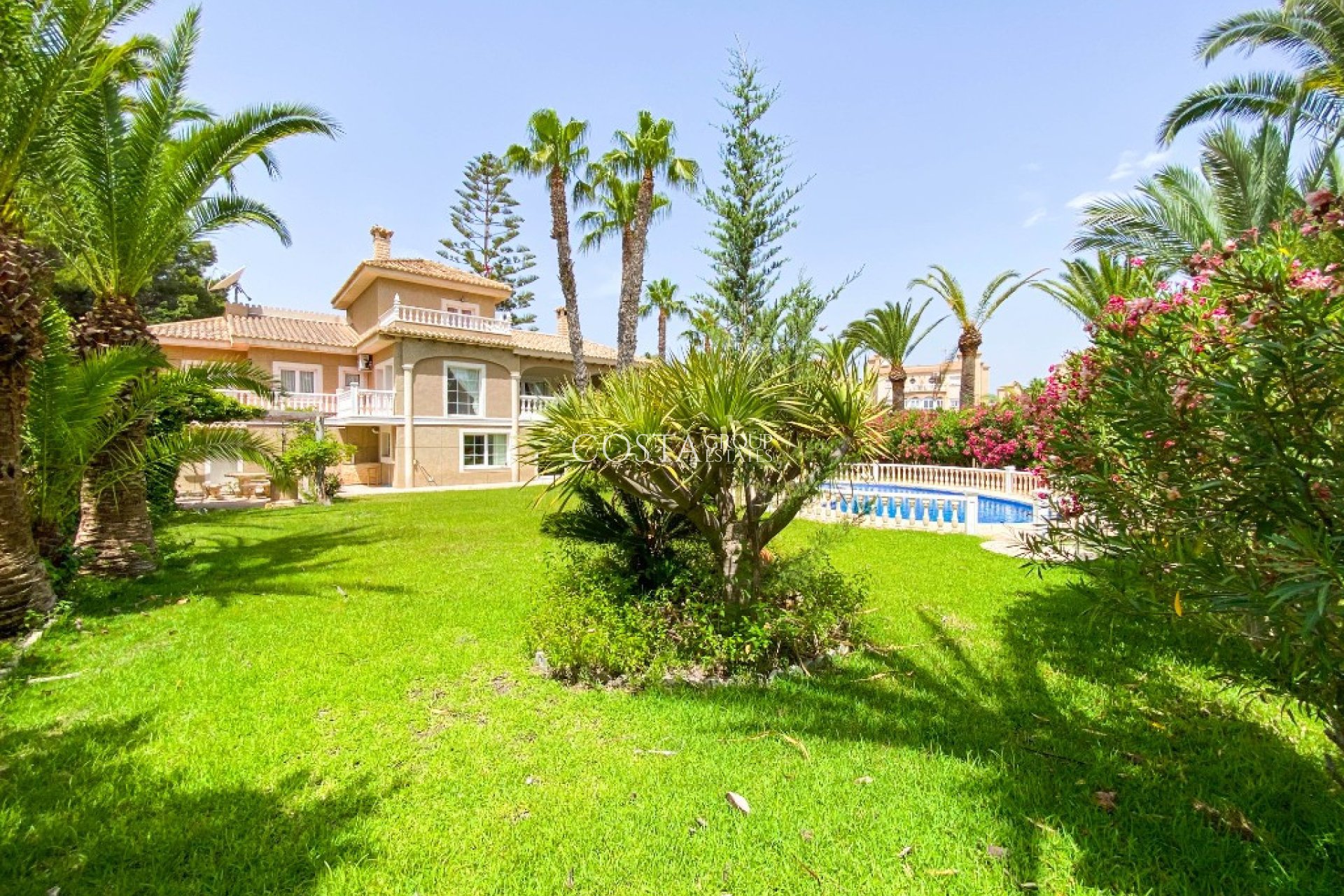 Wiederverkauf - Villa -
Orihuela Costa - Villamartin