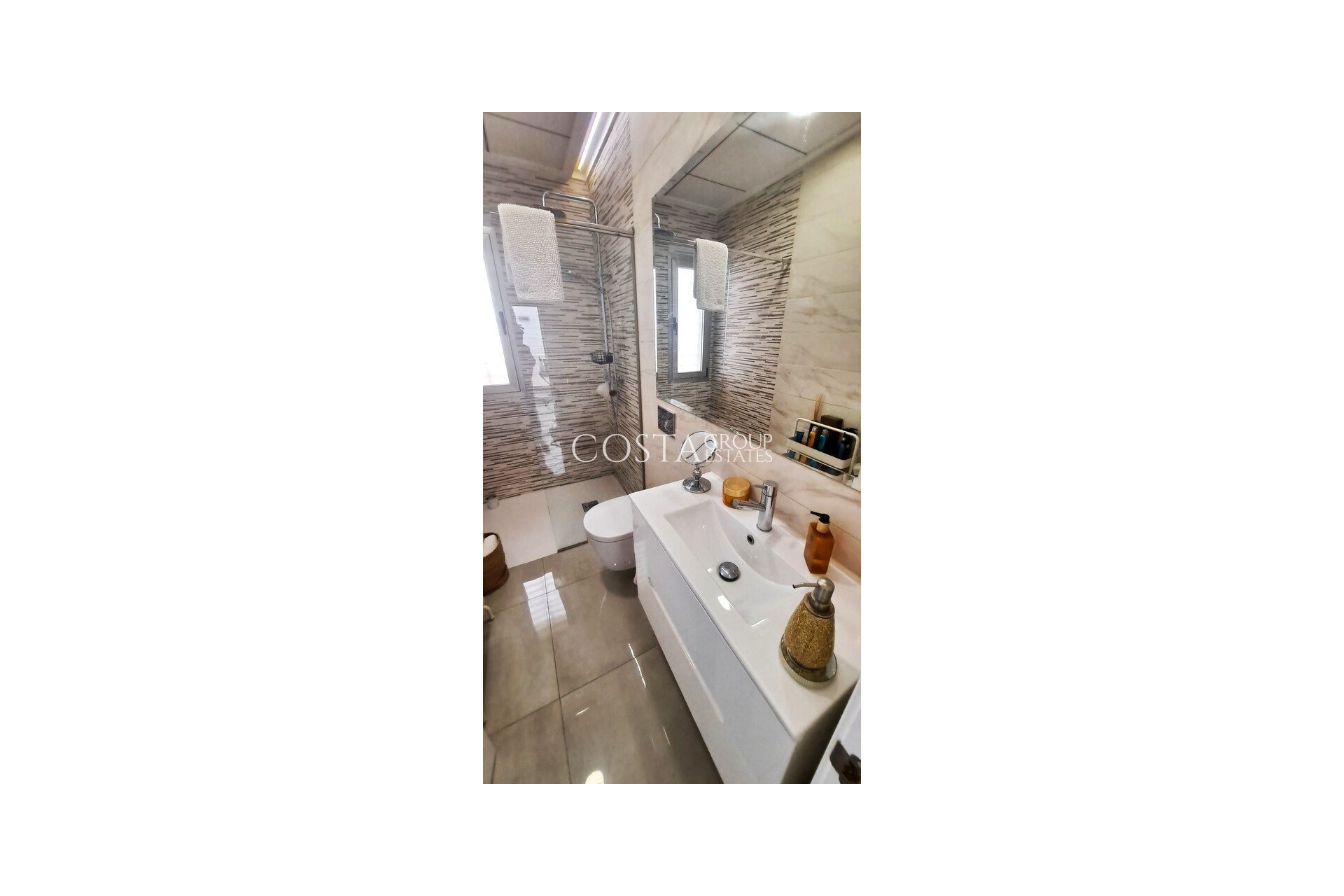 Wiederverkauf - Villa -
Orihuela Costa - Villamartin