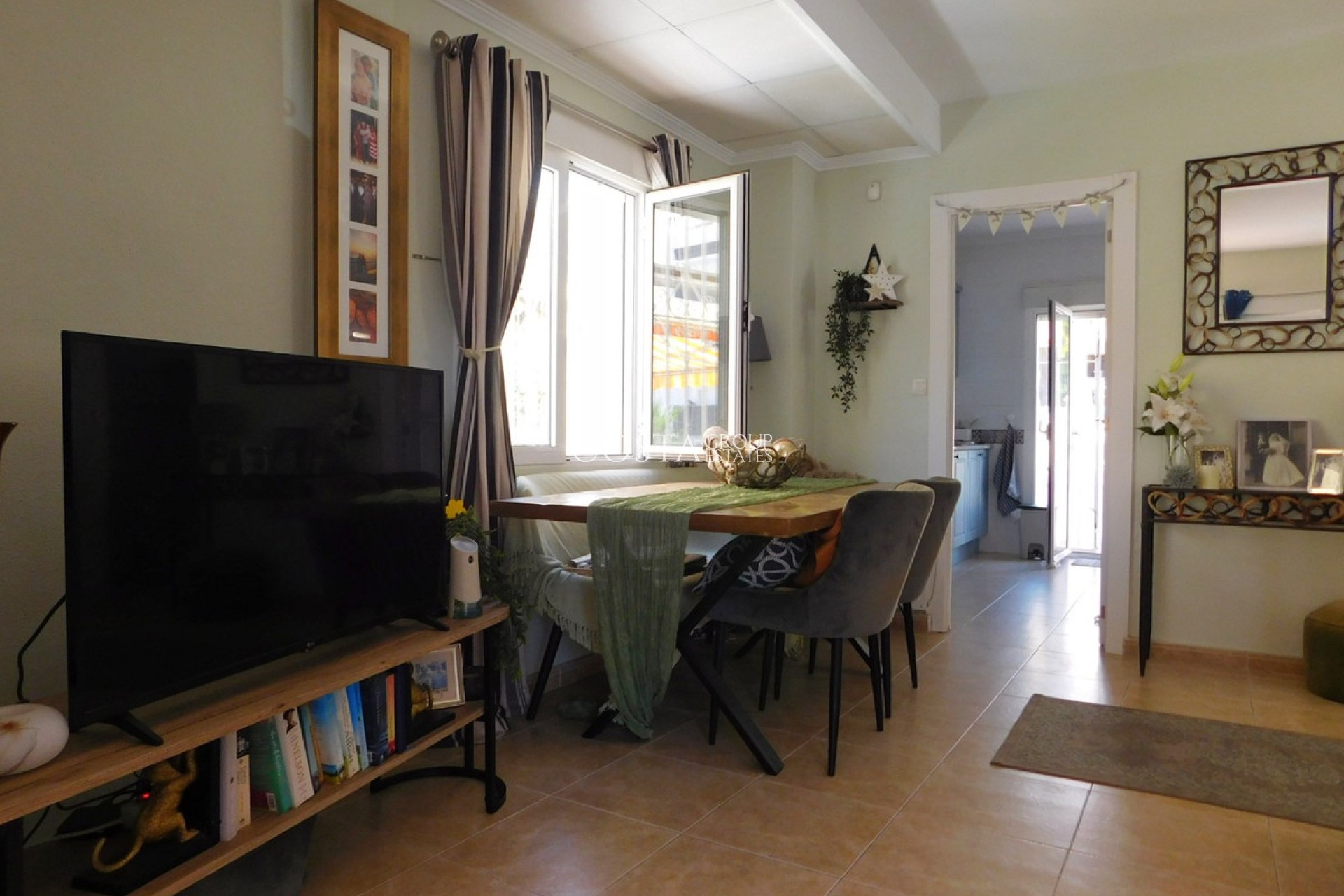 Wiederverkauf - Villa -
Orihuela Costa - Villamartin