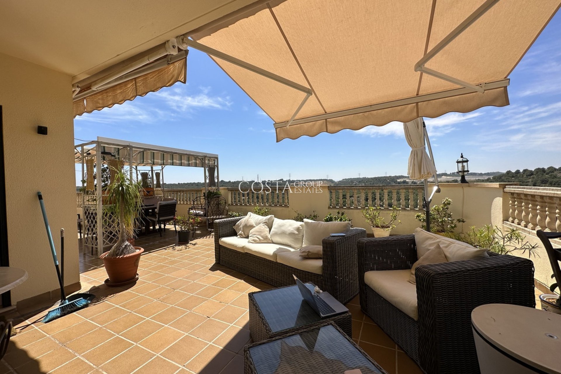 Wiederverkauf - Villa -
Orihuela Costa - Villamartin