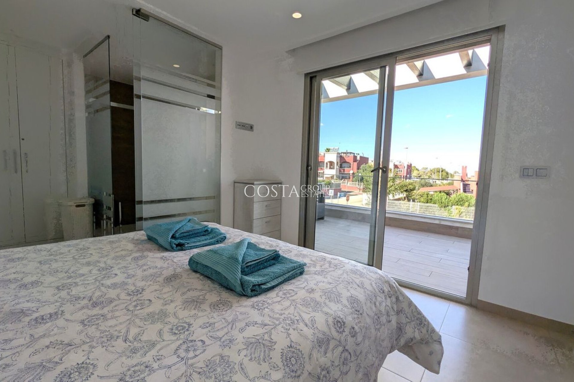 Wiederverkauf - Villa -
Orihuela Costa - Villamartin