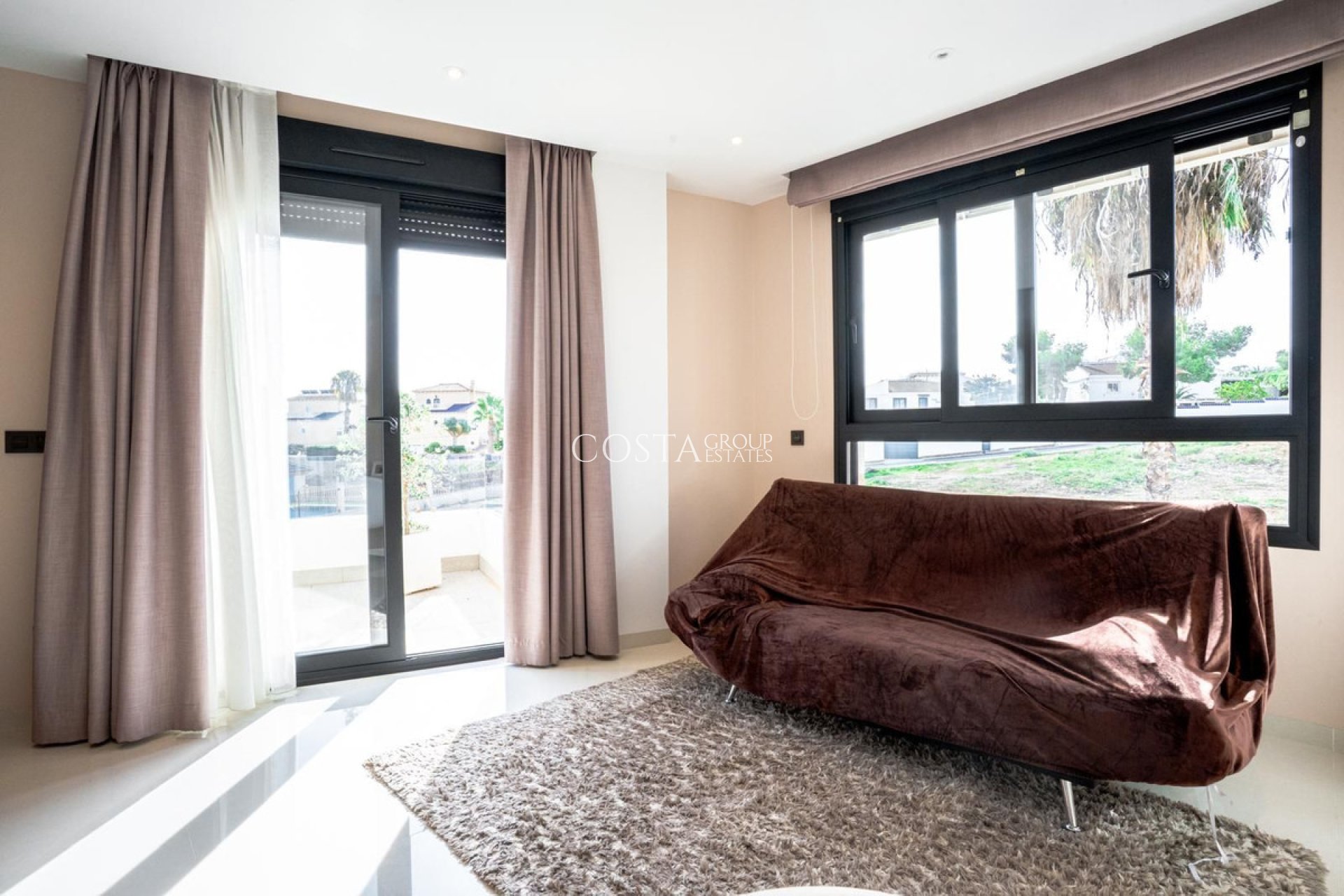 Wiederverkauf - Villa -
Orihuela Costa - Villamartin