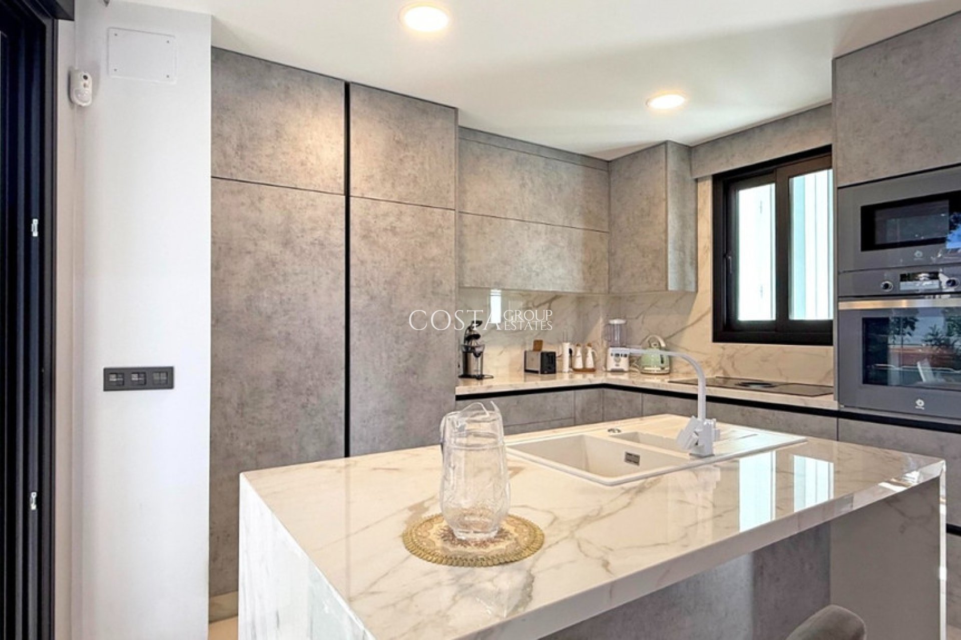 Wiederverkauf - Villa -
Orihuela Costa - Villamartin