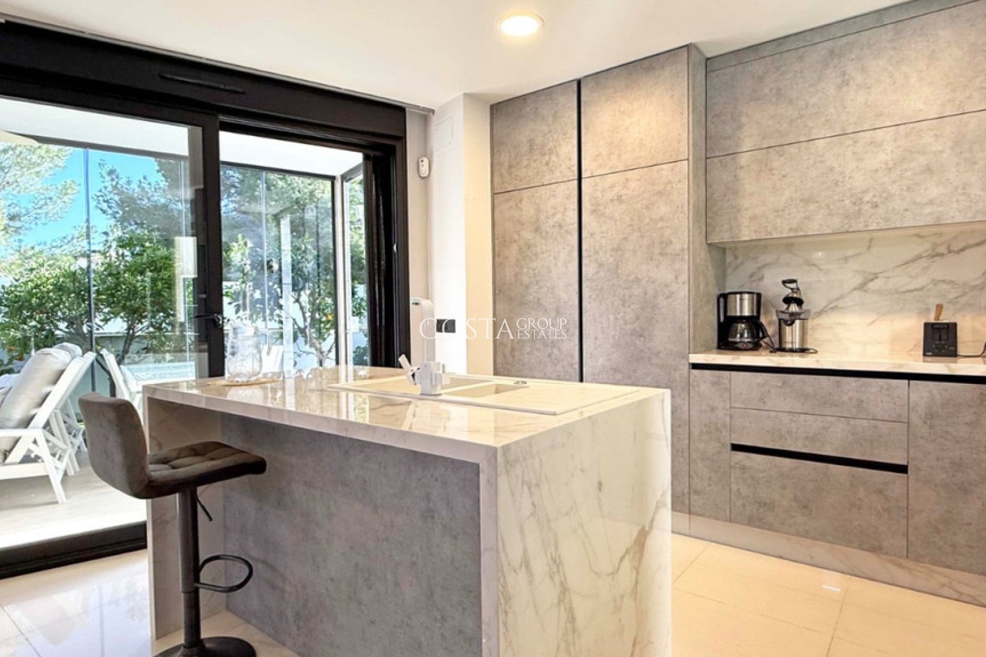 Wiederverkauf - Villa -
Orihuela Costa - Villamartin