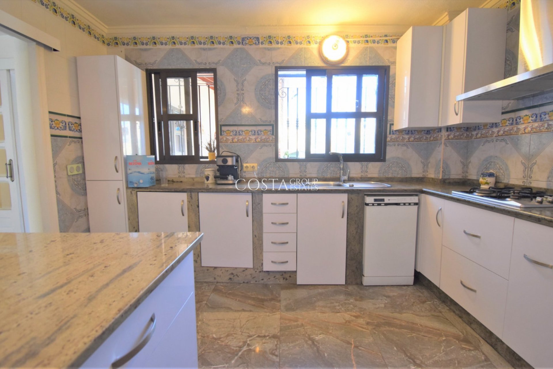 Wiederverkauf - Villa -
Orihuela Costa - Villamartin