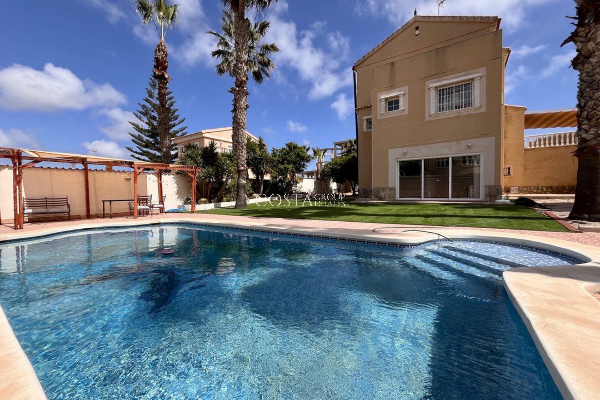 Wiederverkauf - Villa -
Orihuela - La Zenia
