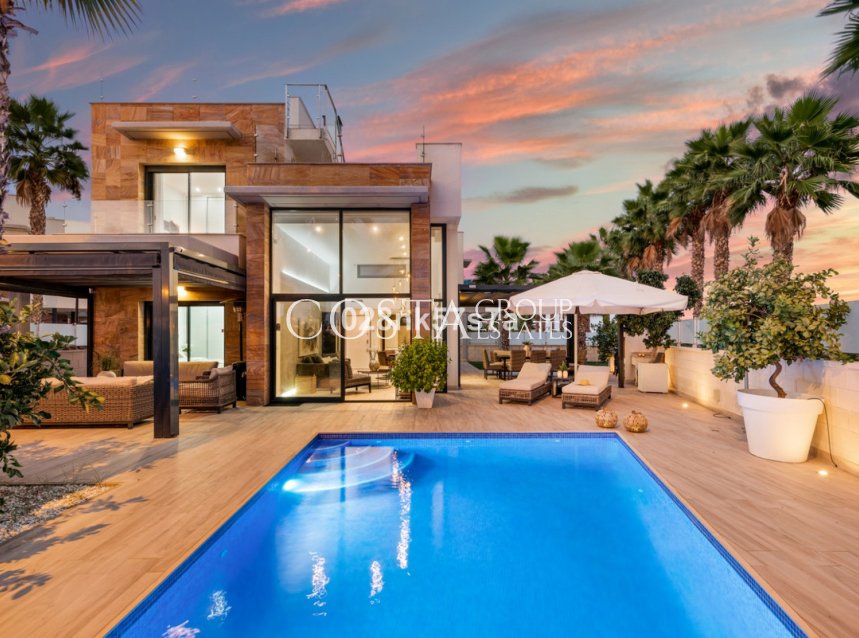 Wiederverkauf - Villa -
Orihuela - Lomas de Cabo Roig