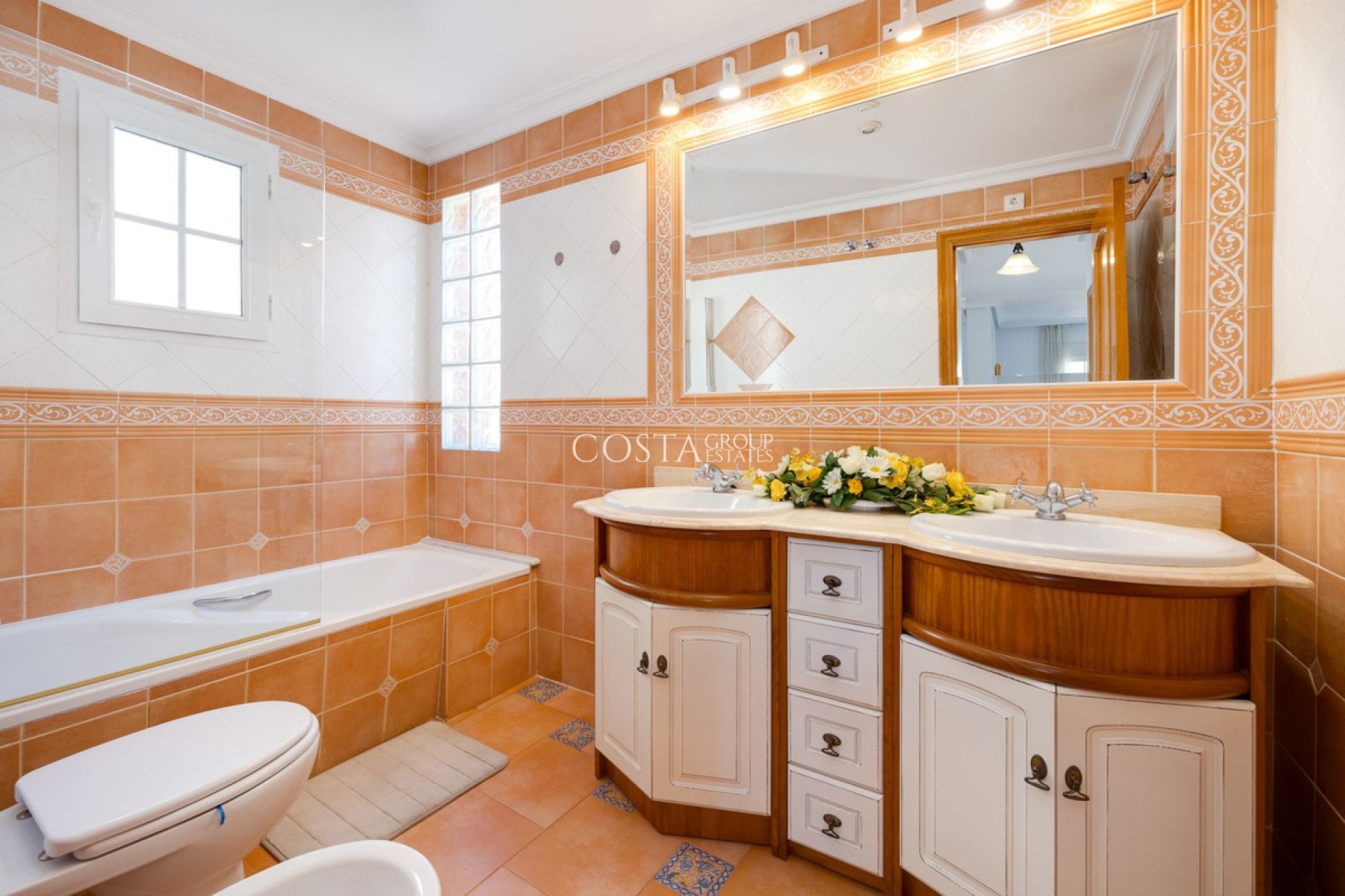 Wiederverkauf - Villa -
Orihuela - Orihuela Costa