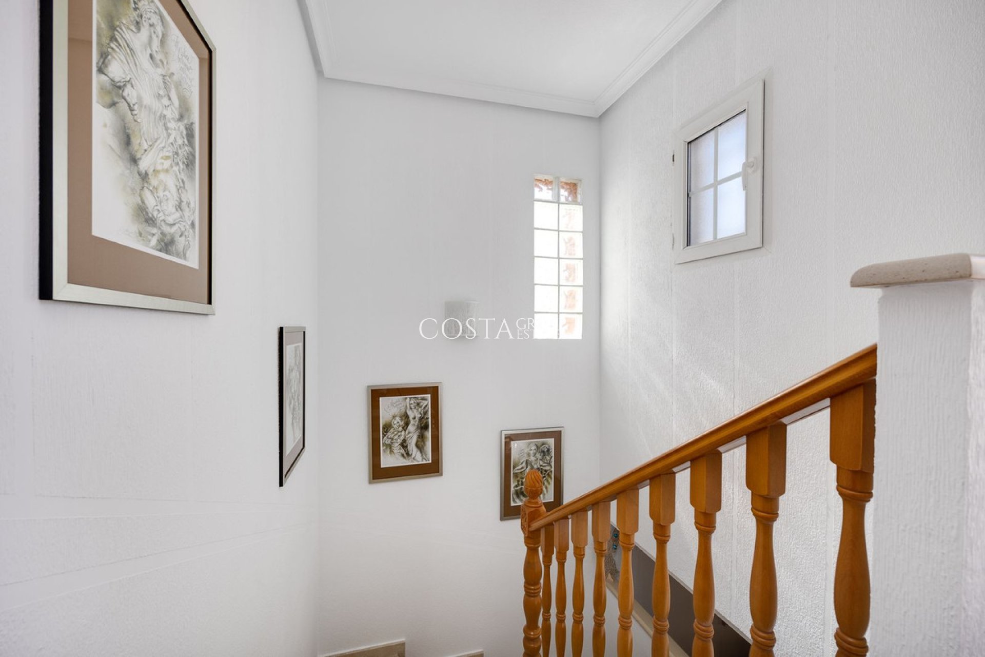Wiederverkauf - Villa -
Orihuela - Orihuela Costa