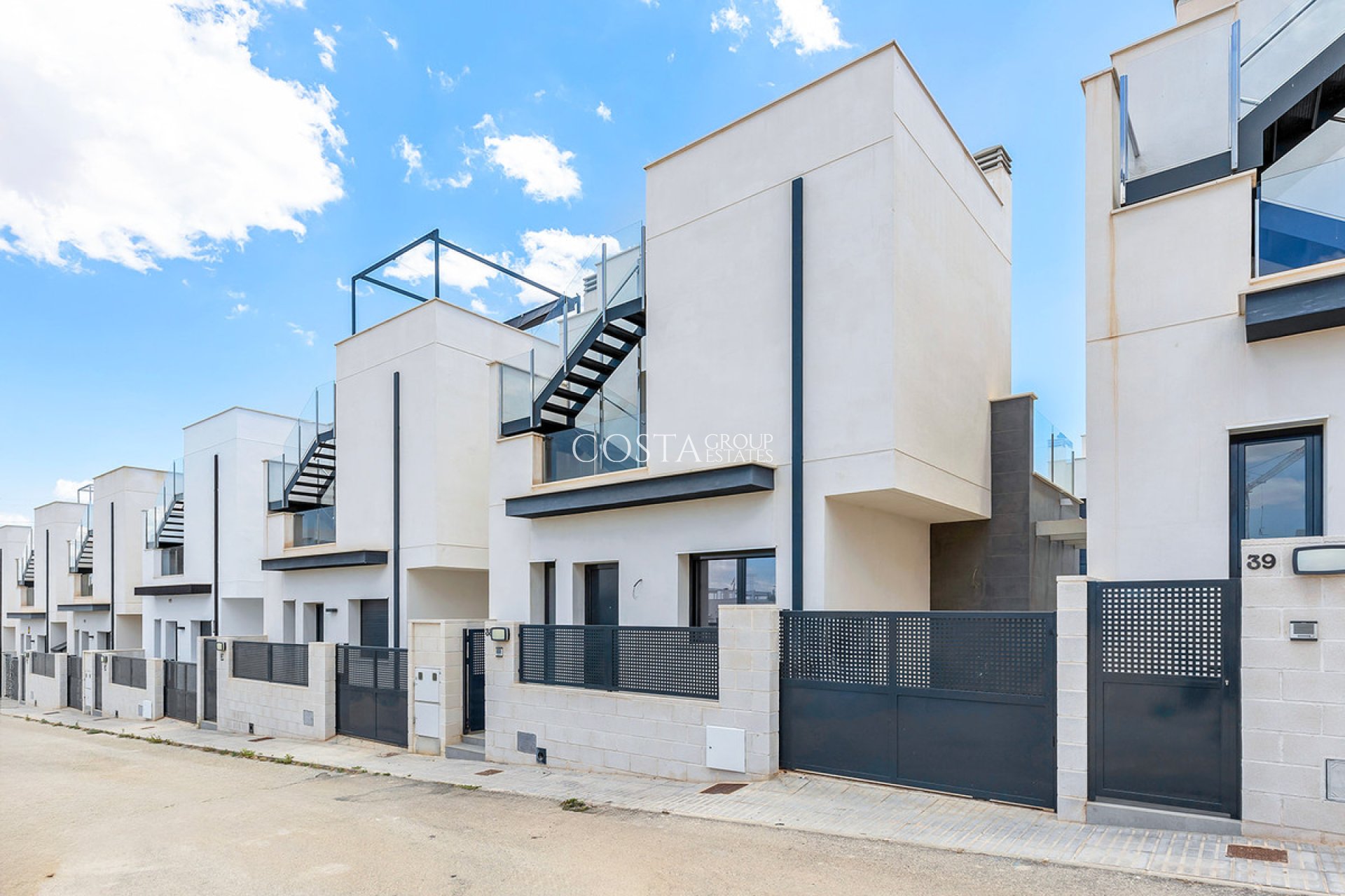 Wiederverkauf - Villa -
Orihuela - Orihuela Costa