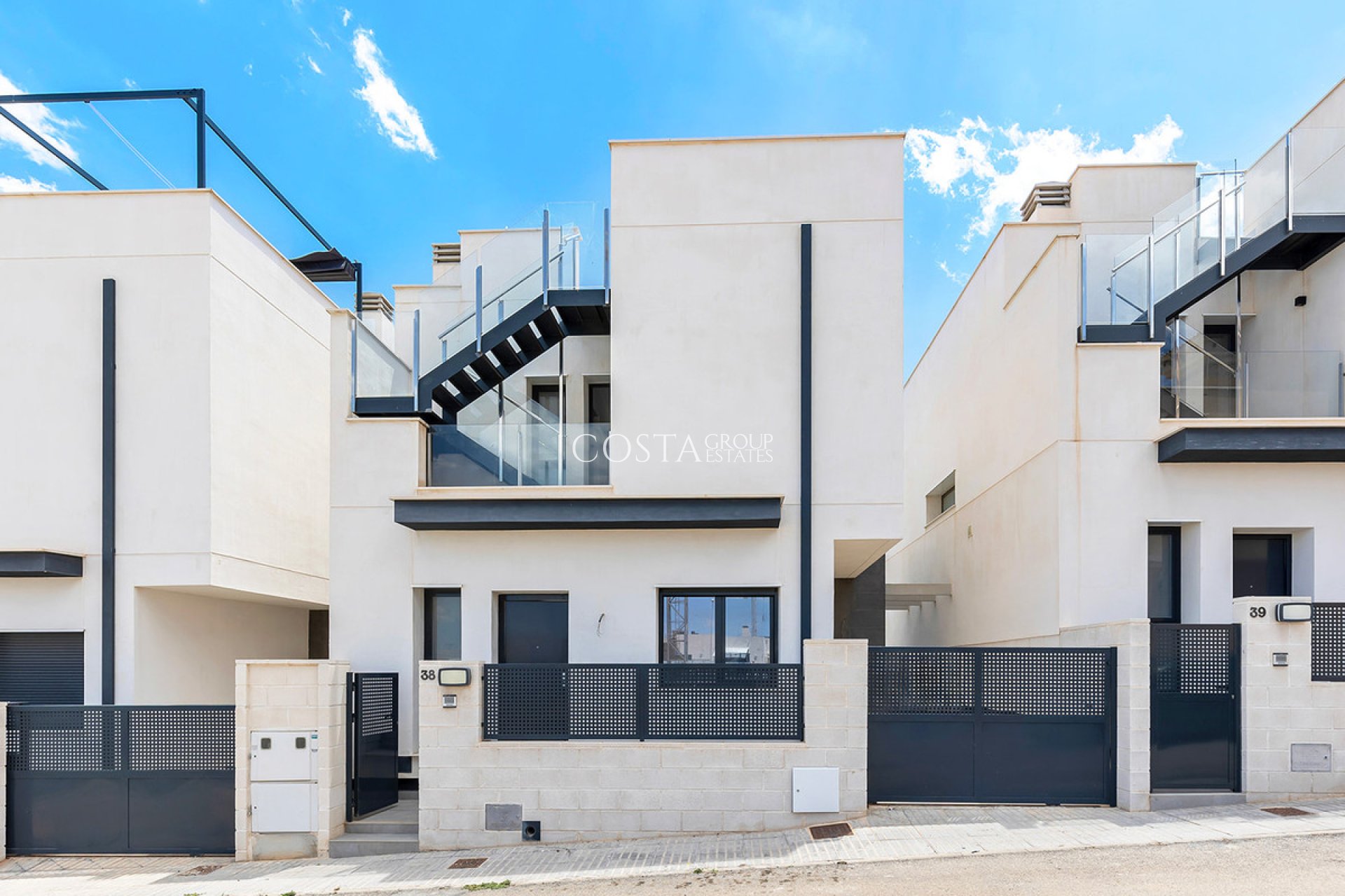Wiederverkauf - Villa -
Orihuela - Orihuela Costa
