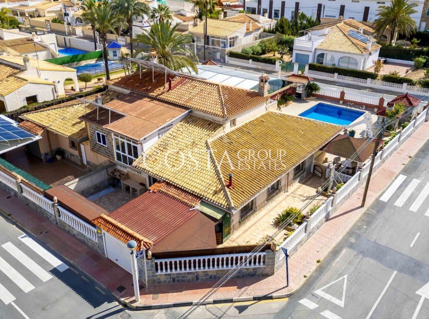 Wiederverkauf - Villa -
Orihuela - Orihuela Costa