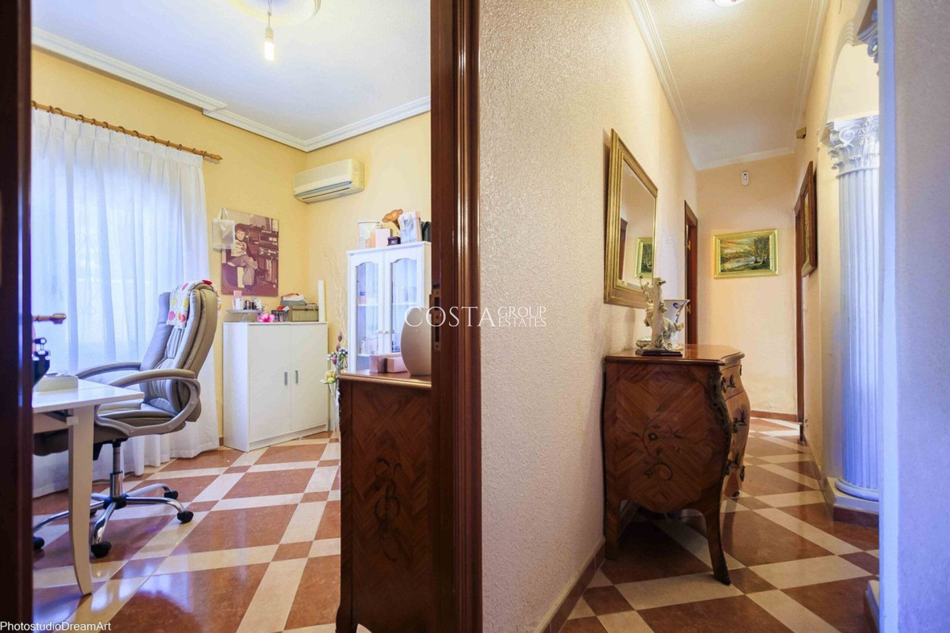 Wiederverkauf - Villa -
Orihuela - Orihuela Costa