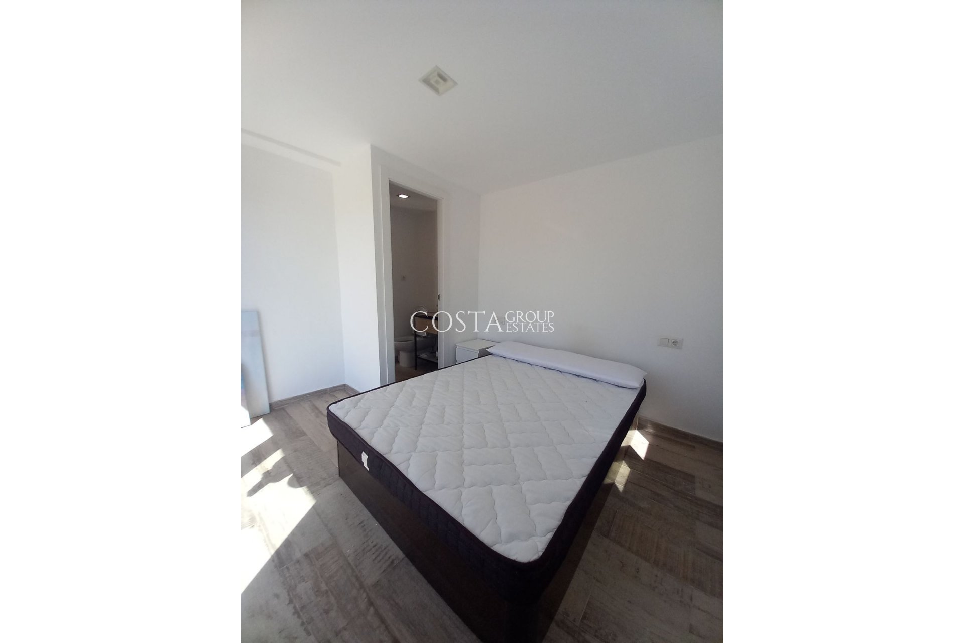 Wiederverkauf - Villa -
Orihuela - Orihuela Costa