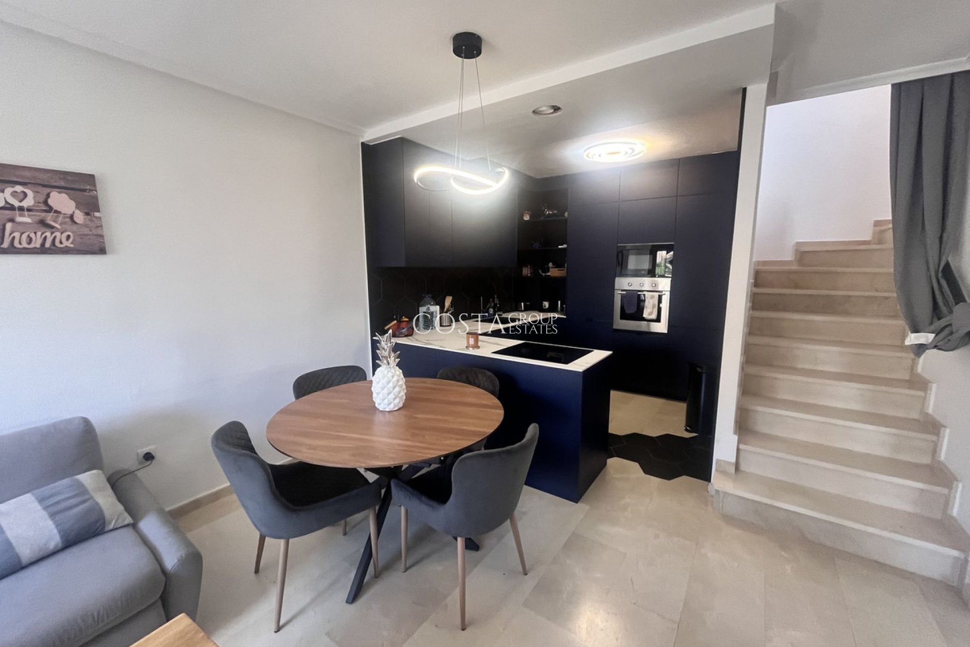 Wiederverkauf - Villa -
Orihuela - Orihuela Costa